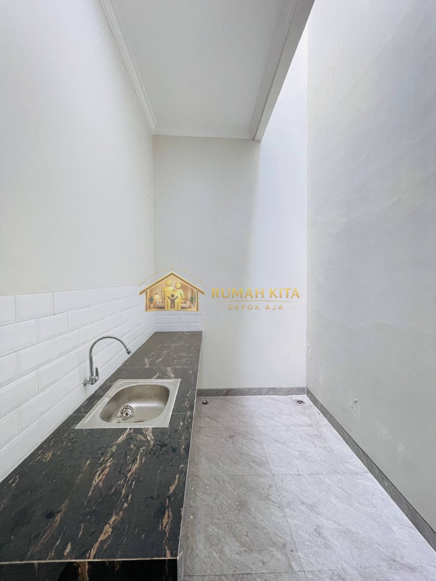 Dapur Rumah 2 Lantai Belakang RS Citra Medika di Kalimulya Depok