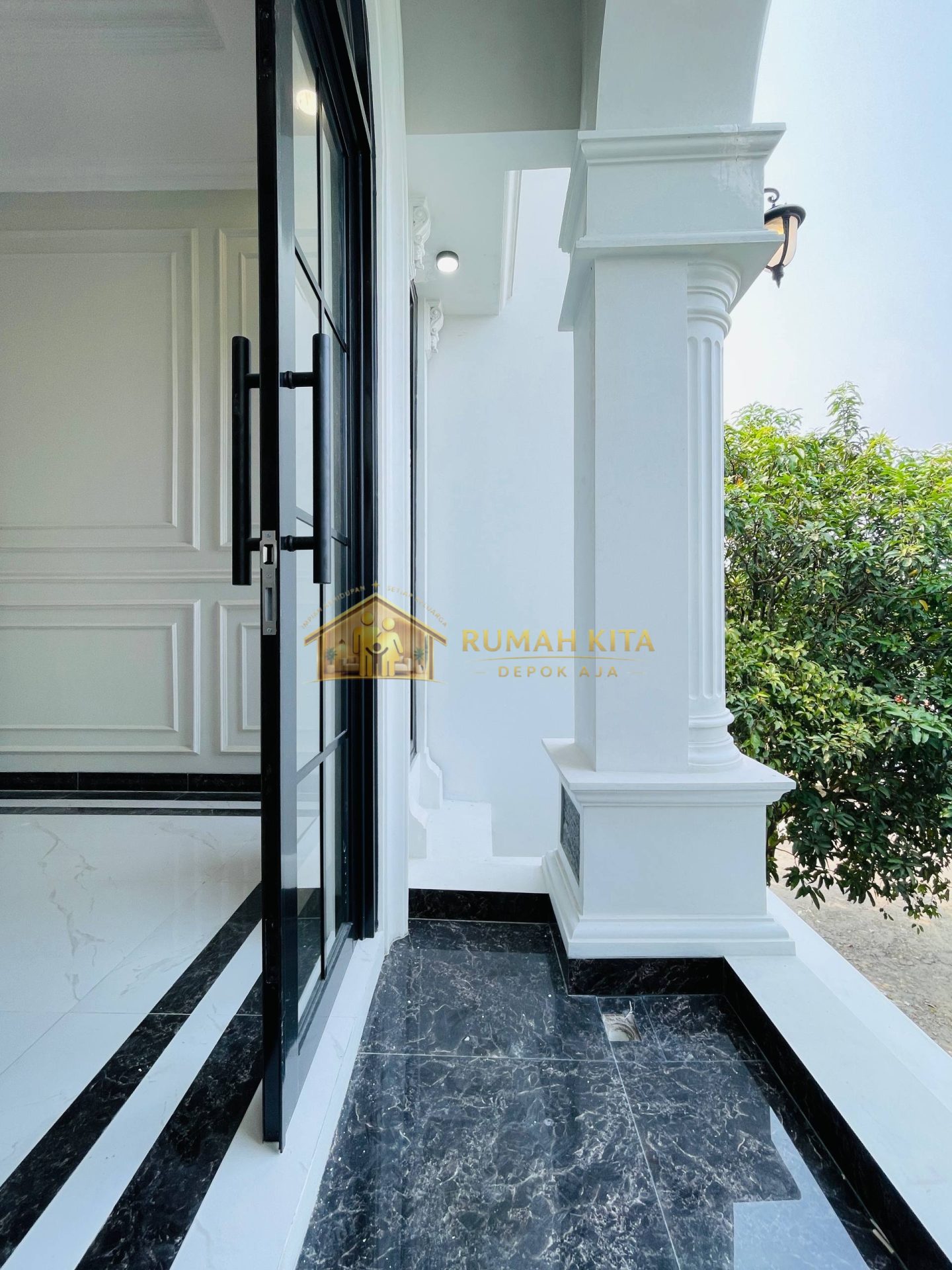 Balkon Rumah 2 Lantai Nempel Grand Depok City