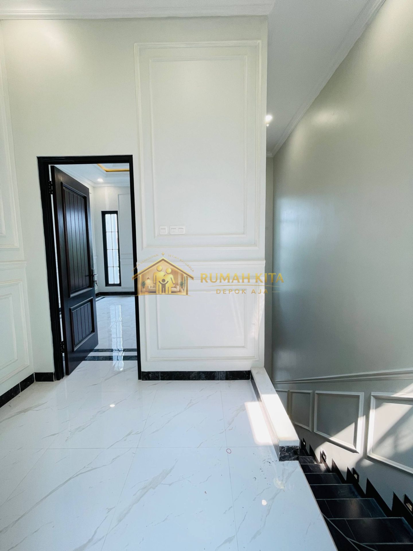 Ruang Keluarga Rumah 2 Lantai Nempel Grand Depok City