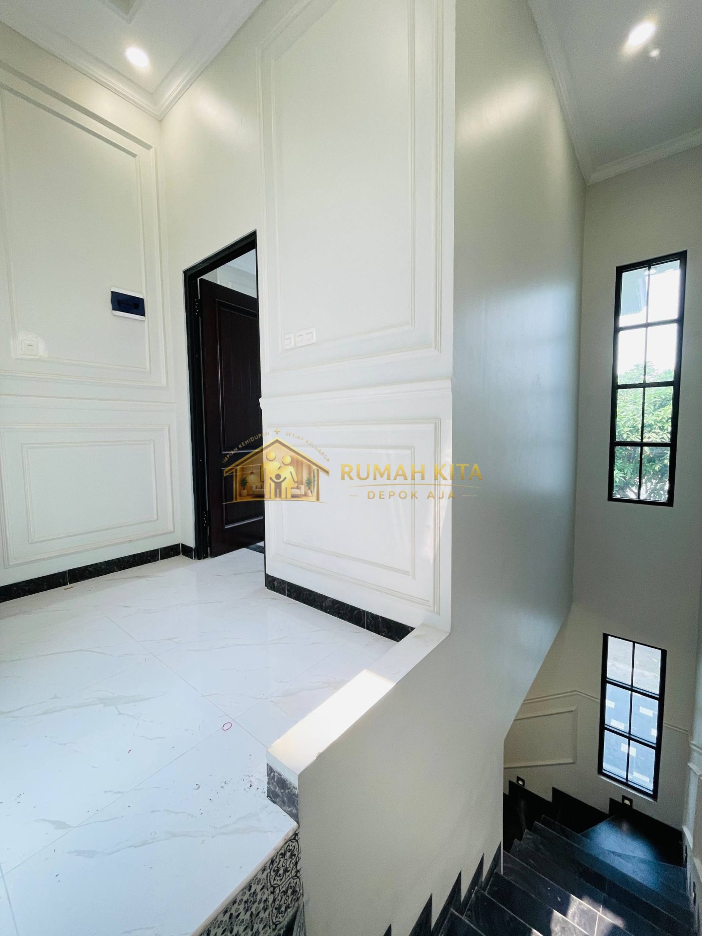 Ruang Keluarga Rumah 2 Lantai Nempel Grand Depok City
