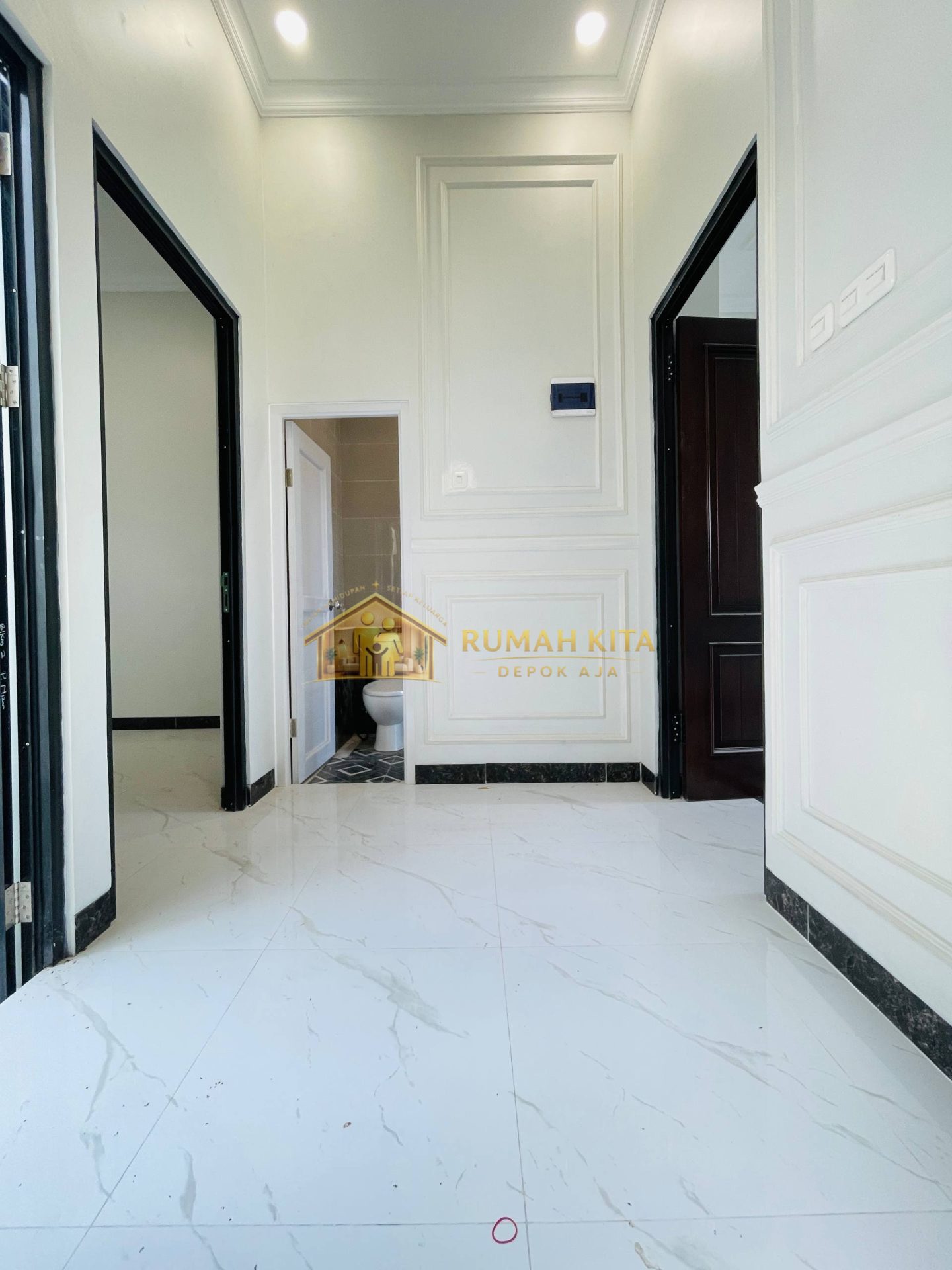 Ruang Keluarga Rumah 2 Lantai Nempel Grand Depok City
