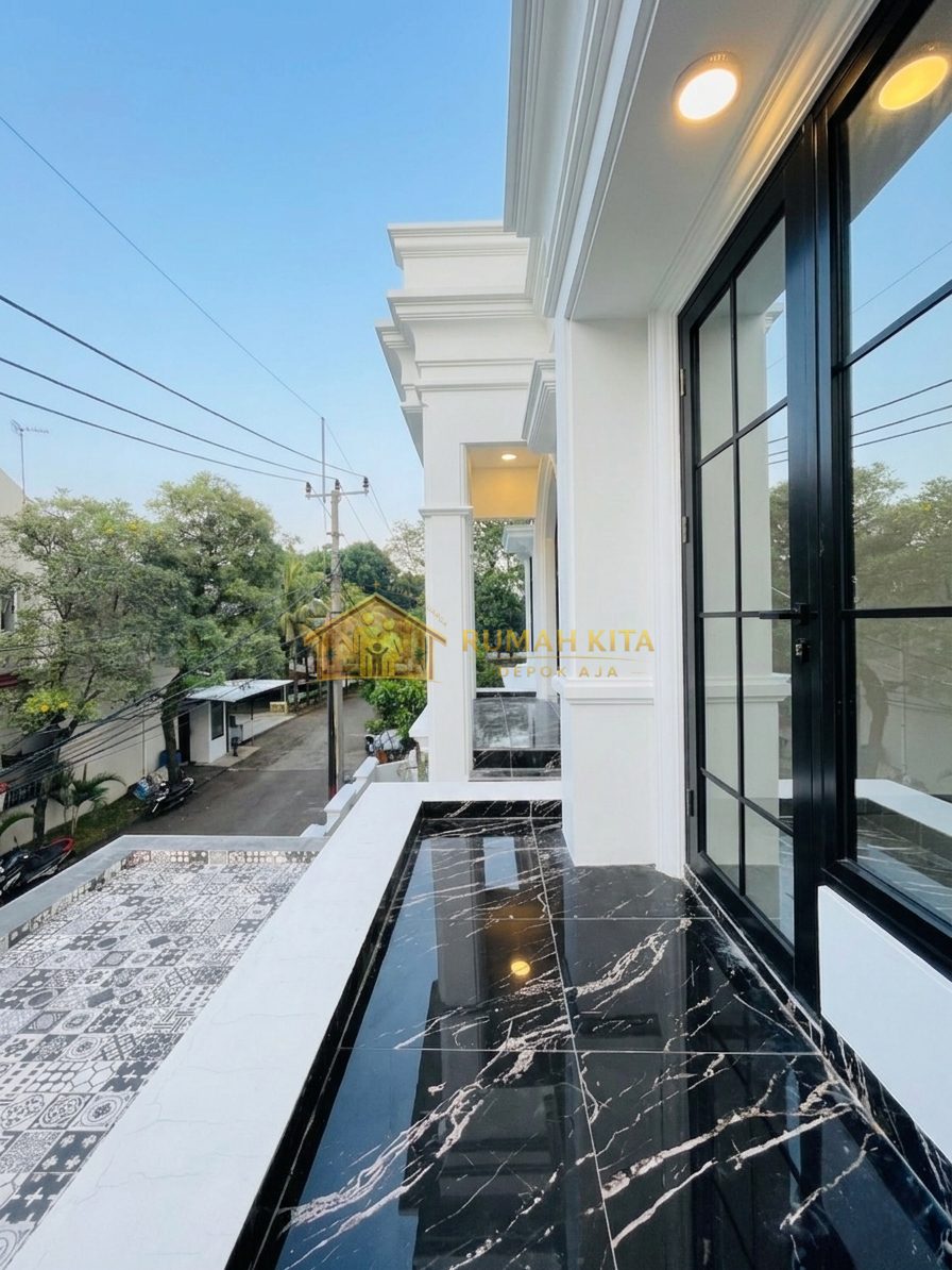 Balkon Rumah Mewah 2 Lantai Dekat Stasiun Depok Lama