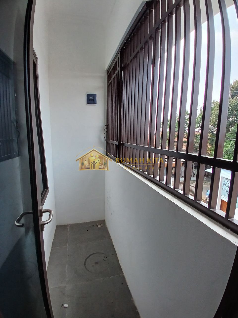 Balkon Rumah 2 Lantai di Sawangan Depok