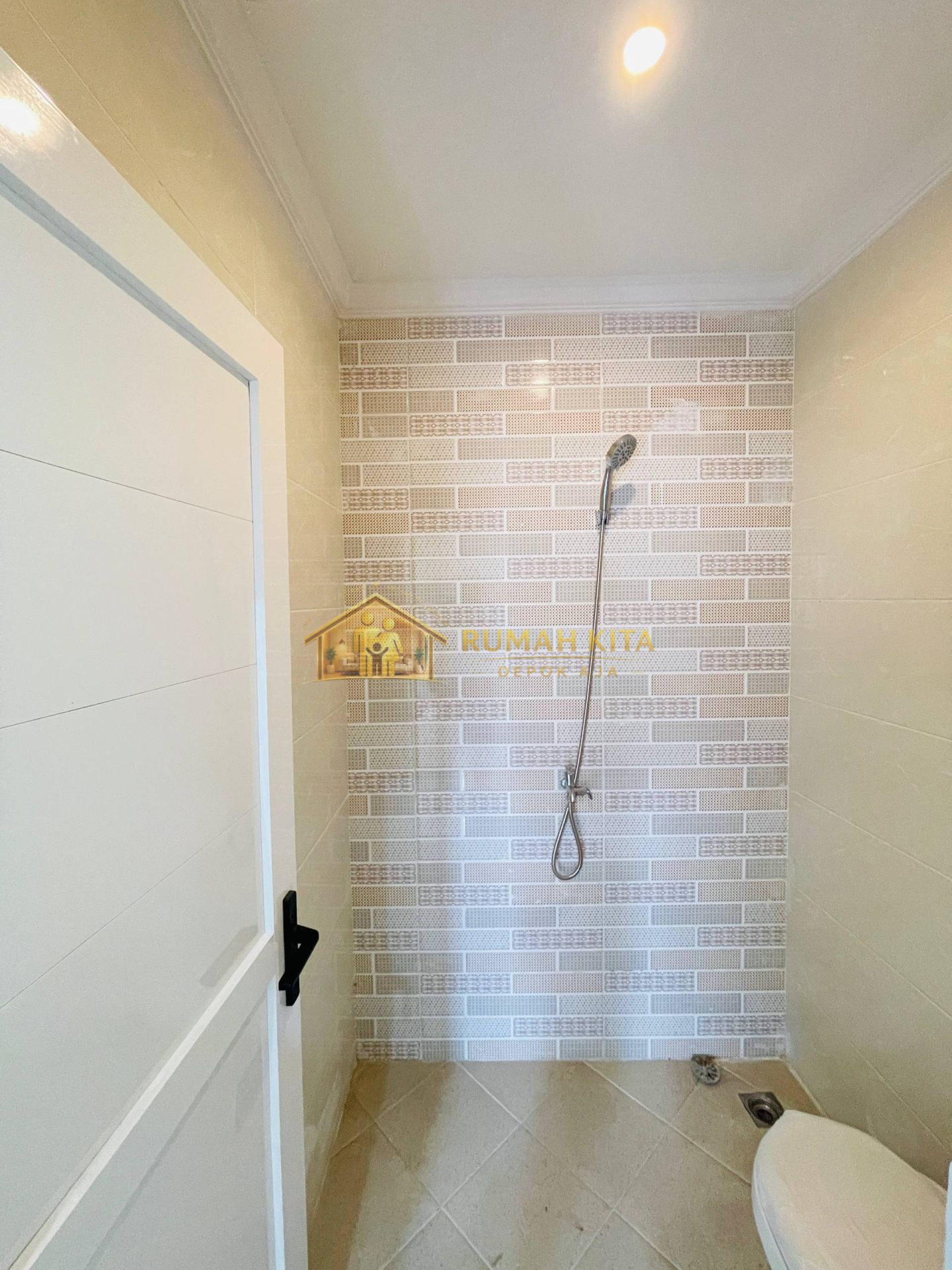 Kamar Mandi Rumah 2 Lantai Dekat GDC di Raden Saleh Depok