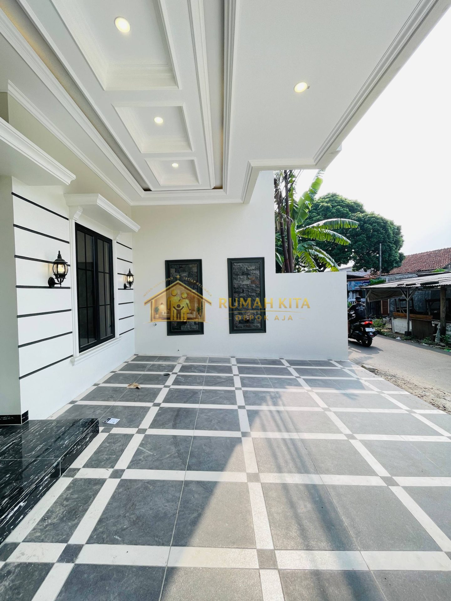 Carport Rumah 2 Lantai Dekat RS Primaya Cilodong Depok