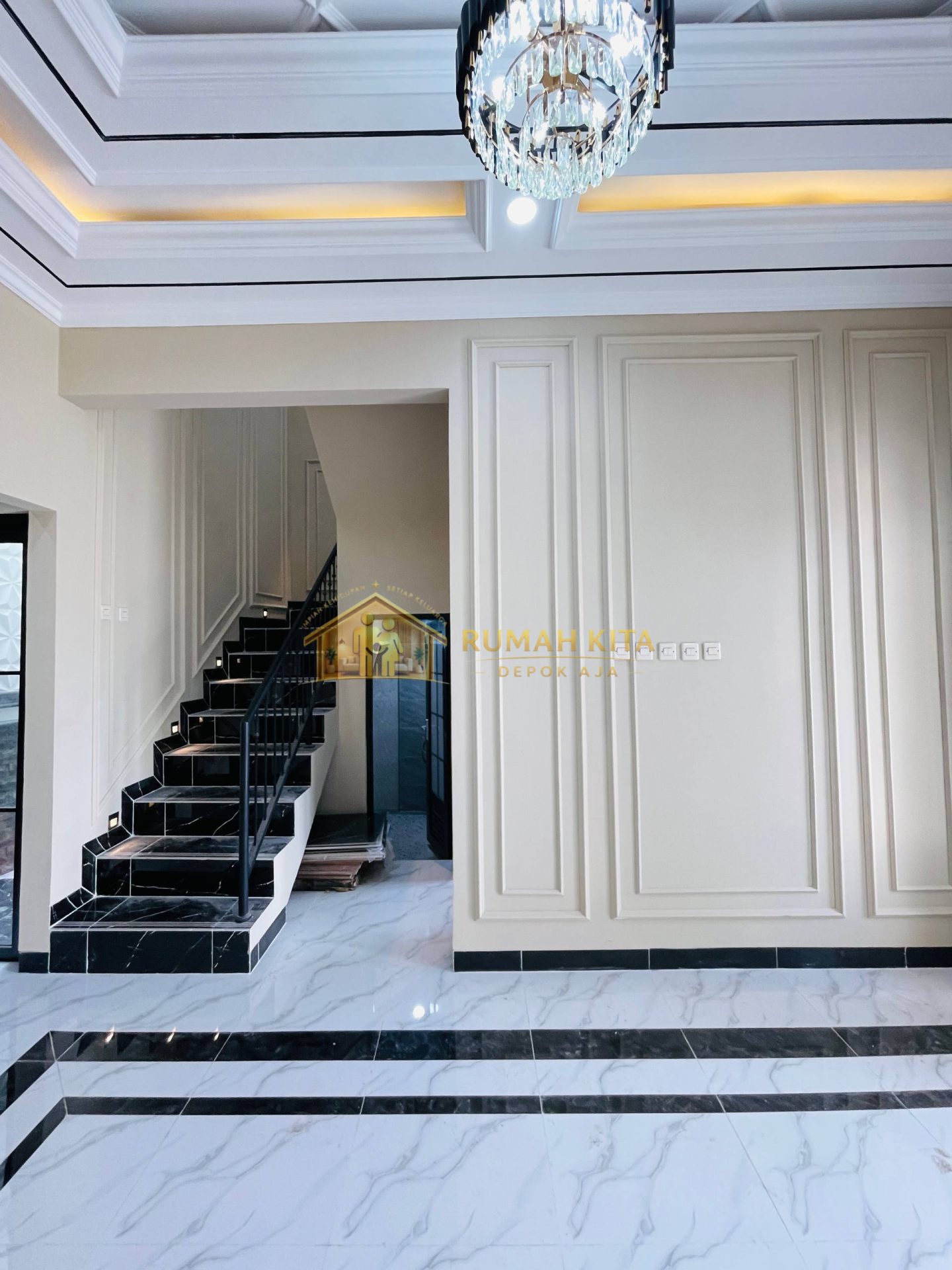 Ruang Tamu Rumah 2 Lantai Dekat RS Primaya Cilodong Depok
