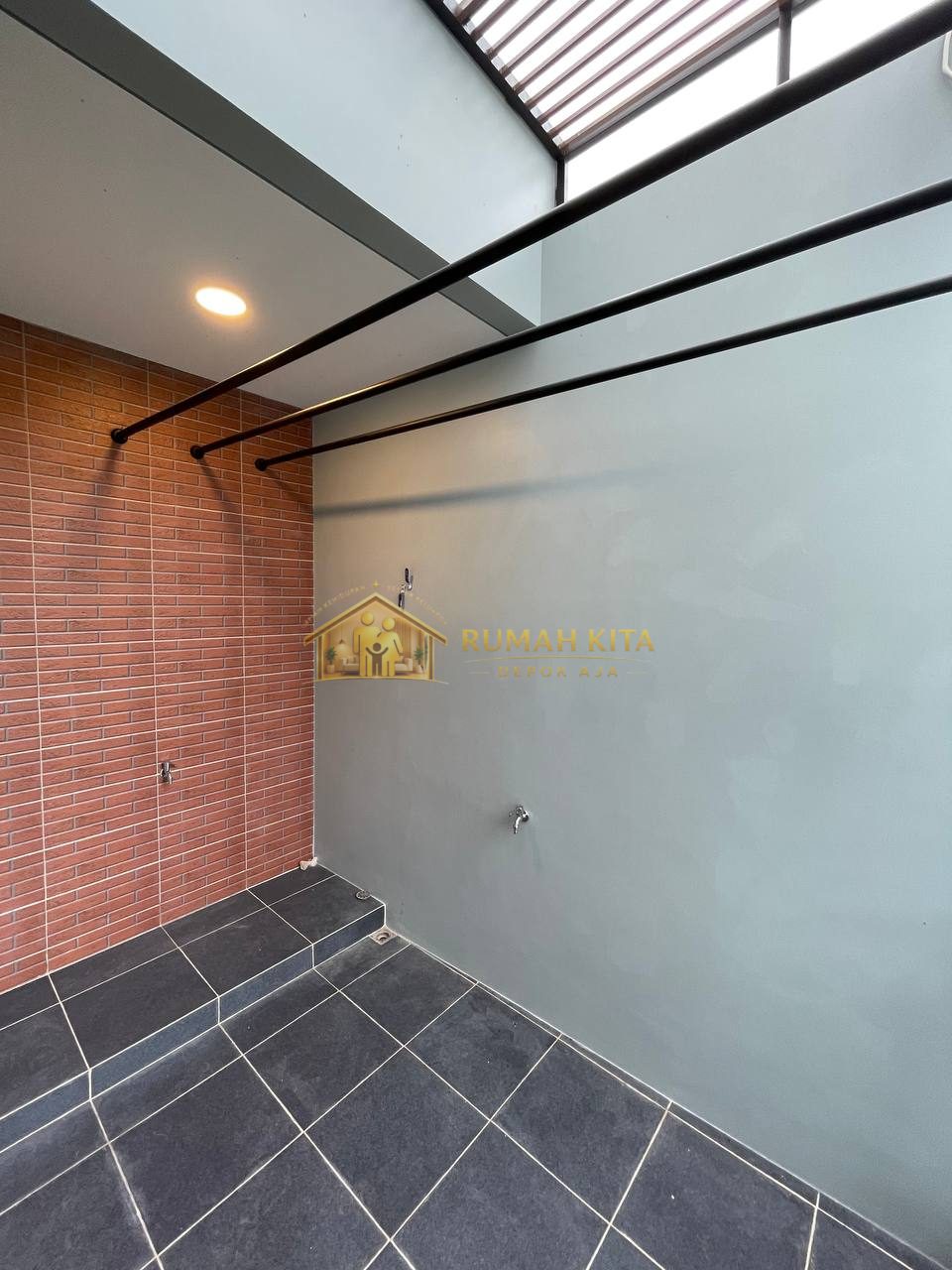 Area Laundry Rumah Furnish dekat Tol Sawangan dan Limo di Depok
