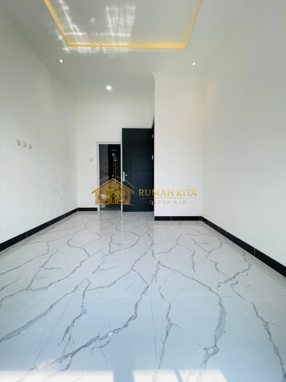 Ruang Keluarga Rumah di Depok Dekat GDC dan Stasiun Depok Lama