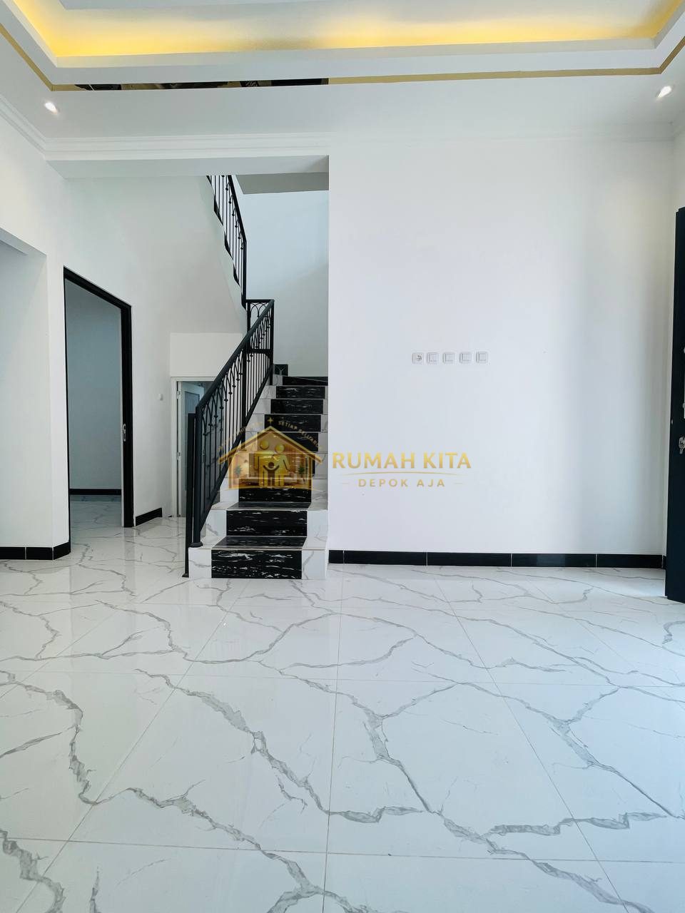 Ruang Makan Rumah di Depok Dekat GDC dan Stasiun Depok Lama