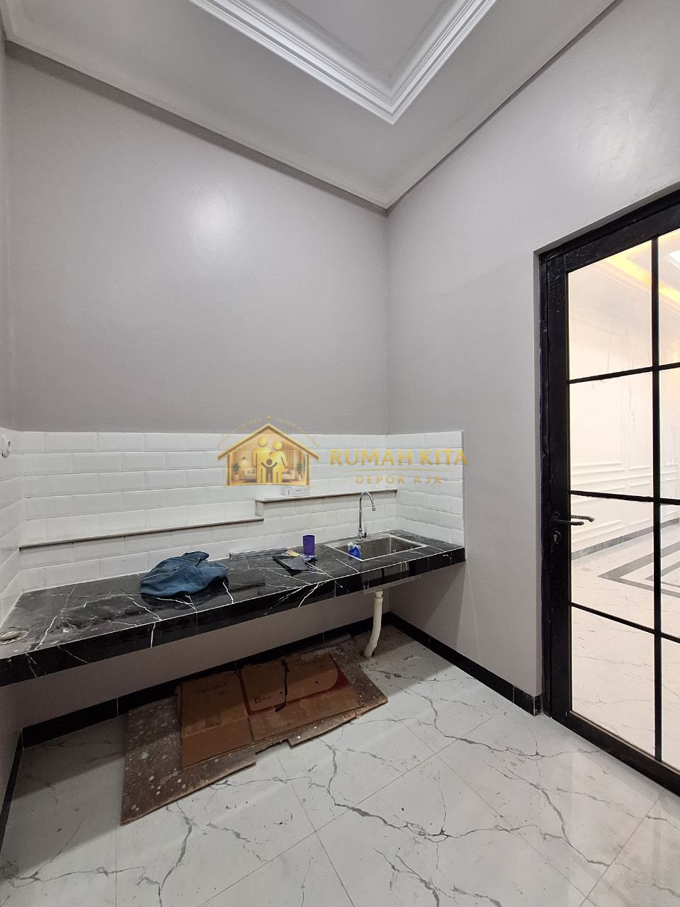 Dapur Rumah di Depok Dekat Stasiun dan Kawasan GDC