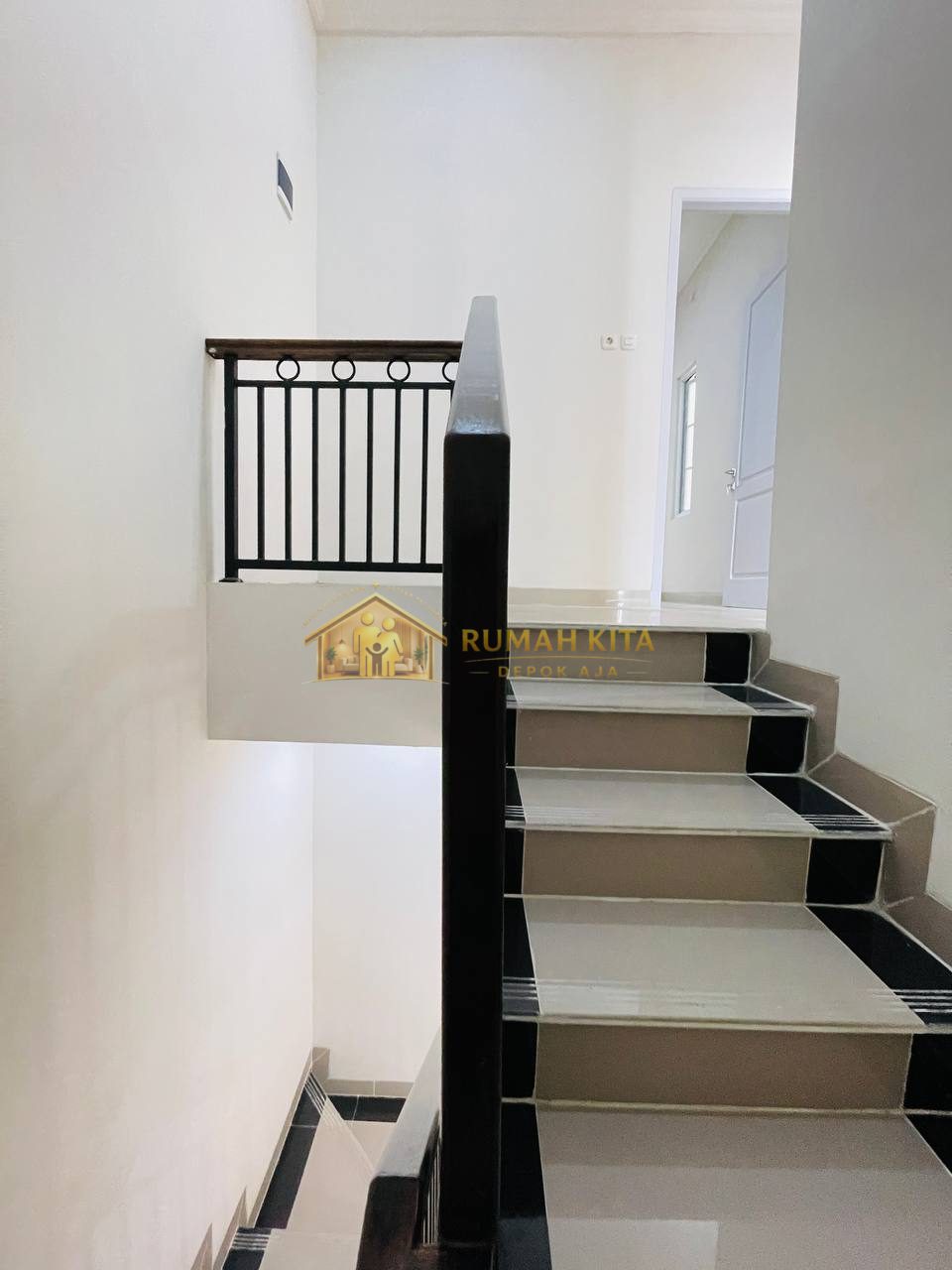 Tangga Rumah di Depok Dekat Kawasan GDC