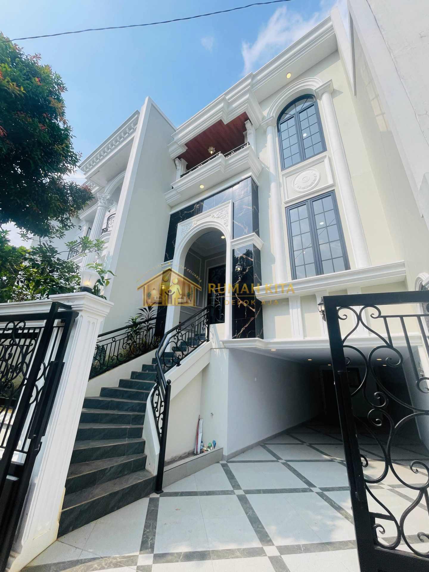 Rumah 3 Lantai Minimalis di Jagakarsa