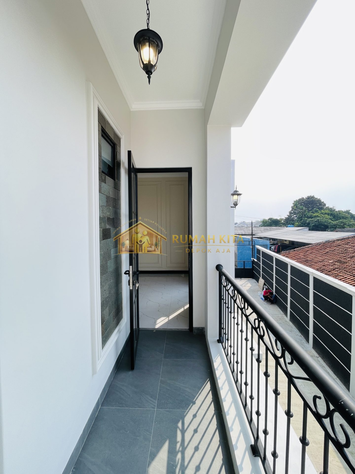 Balkon Rumah 2 Lantai Dekat Taman Merdeka Sukmajaya Depok