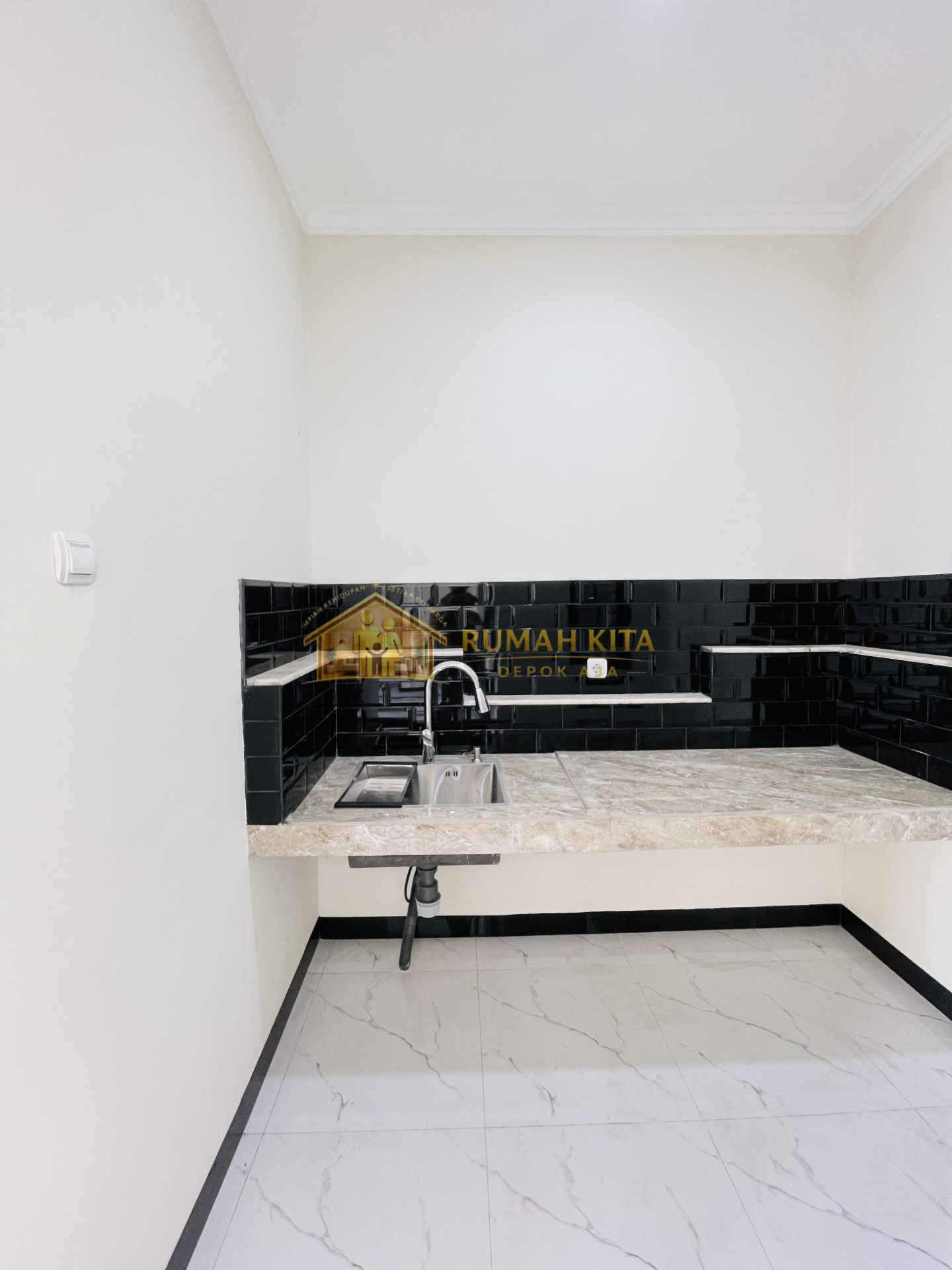 Dapur Rumah 2 Lantai Dekat Taman Merdeka Sukmajaya Depok
