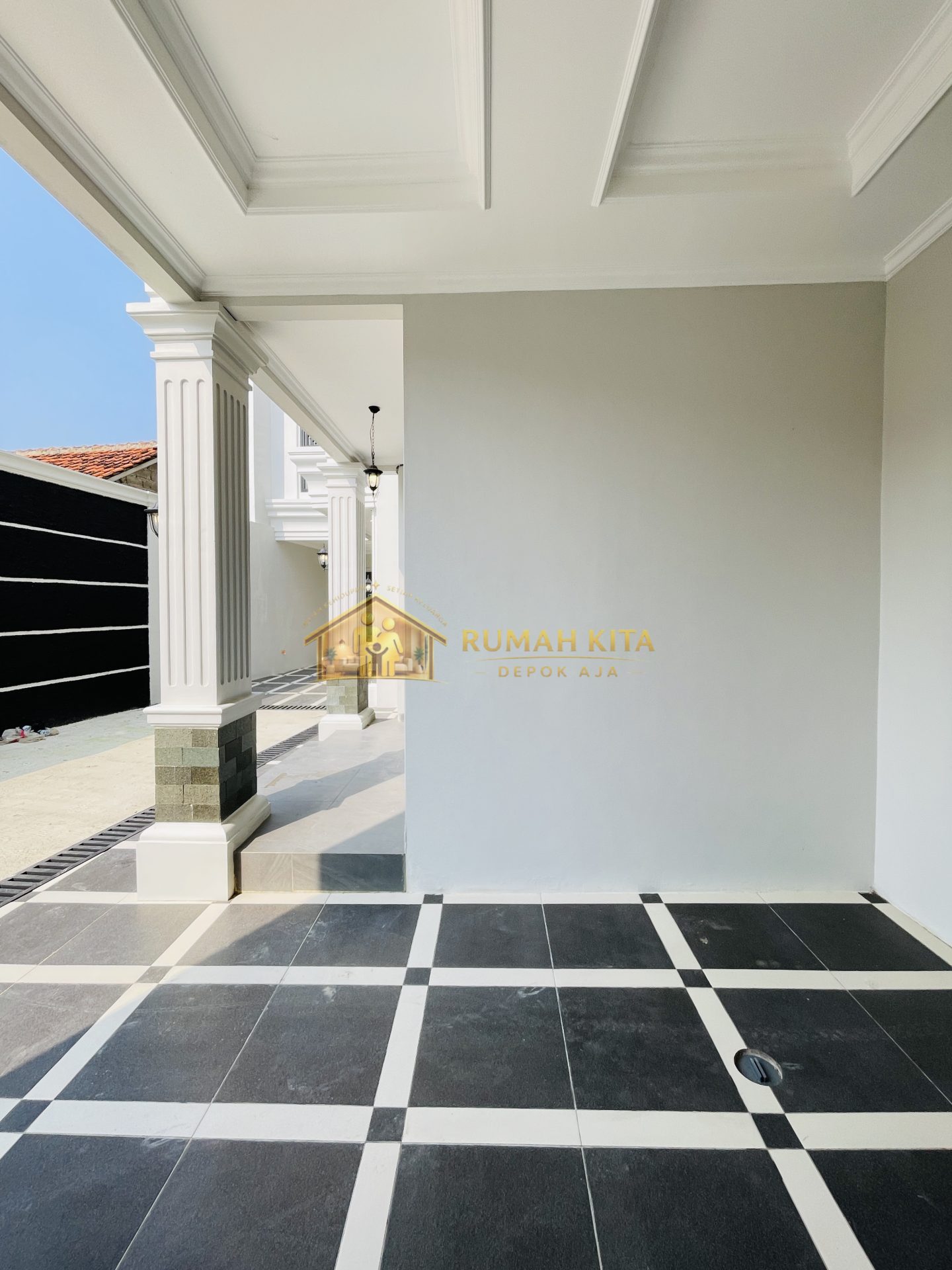 Garasi Rumah 2 Lantai Dekat Taman Merdeka Sukmajaya Depok