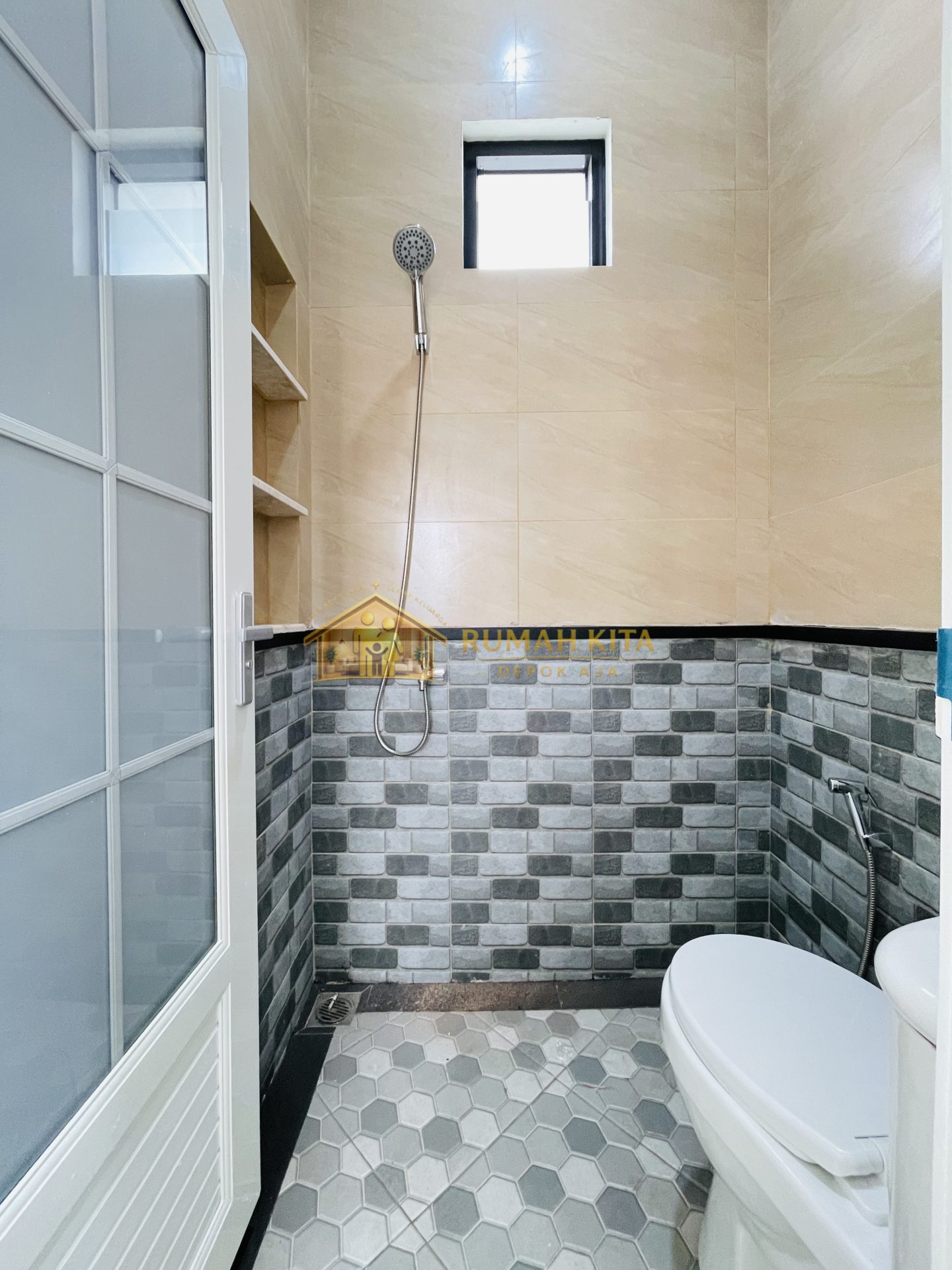 Kamar Mandi Rumah 2 Lantai Dekat Taman Merdeka Sukmajaya Depok