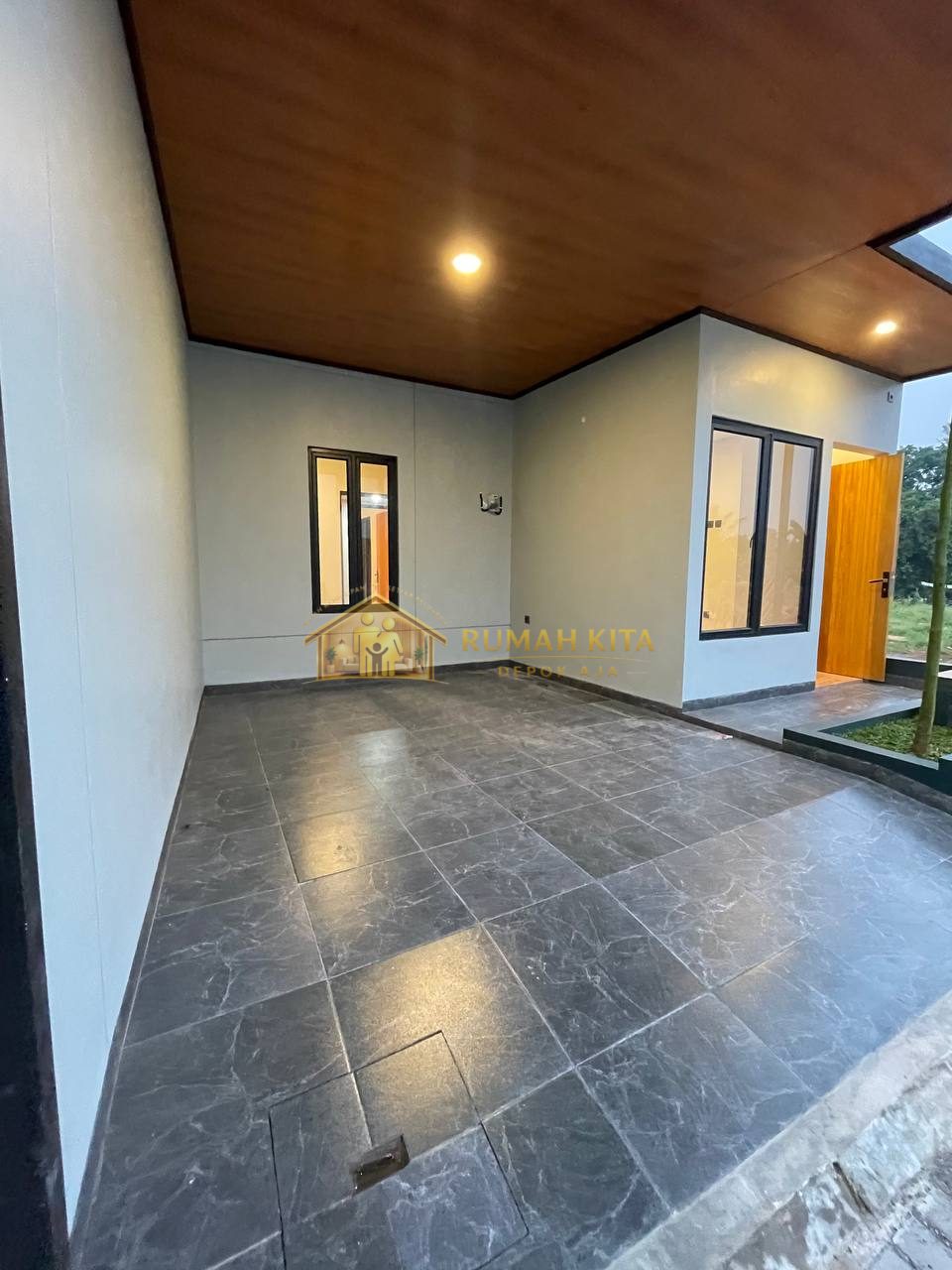 Carport Rumah 1 Lantai Dekat Pintu Tol Pamulang di Bojongsari Depok