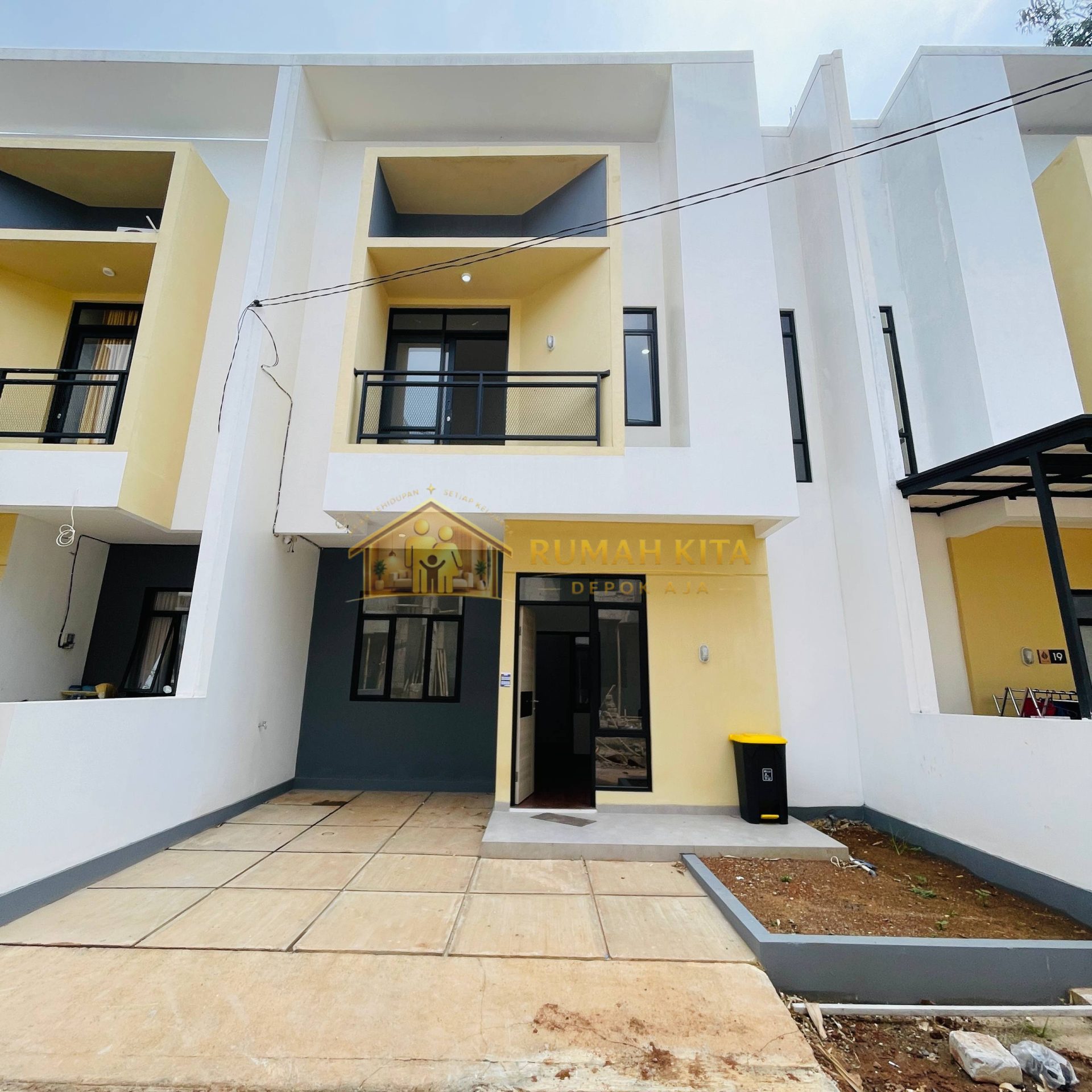 Fasad Rumah 2 Lantai Minimalis Dekat Stasiun Depok Lama