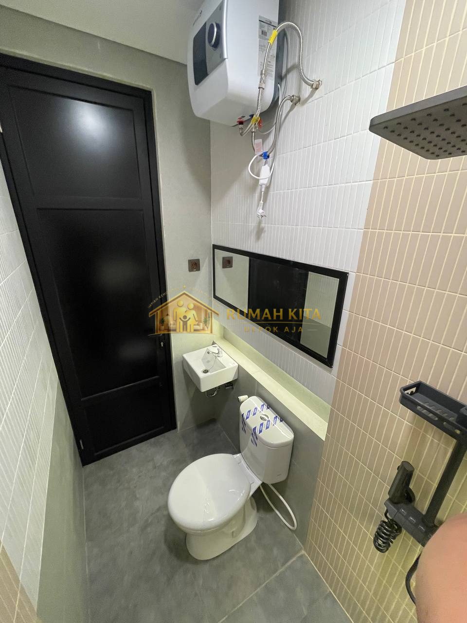 Kamar Mandi Rumah Furnish Dekat Pintu Tol Limo