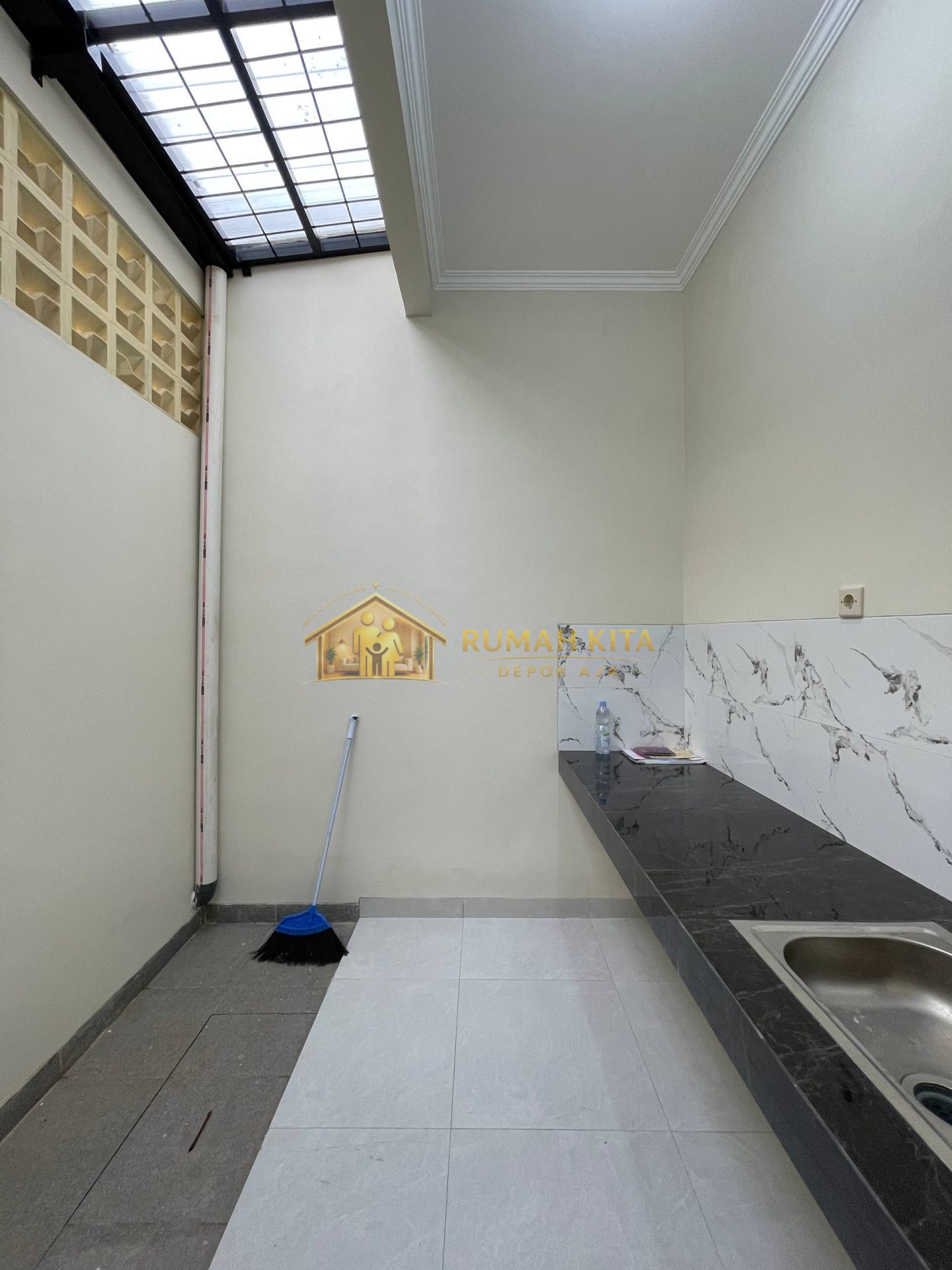 Dapur Rumah Klasik Dekat Stasiun Citayam di Sawangan Depok