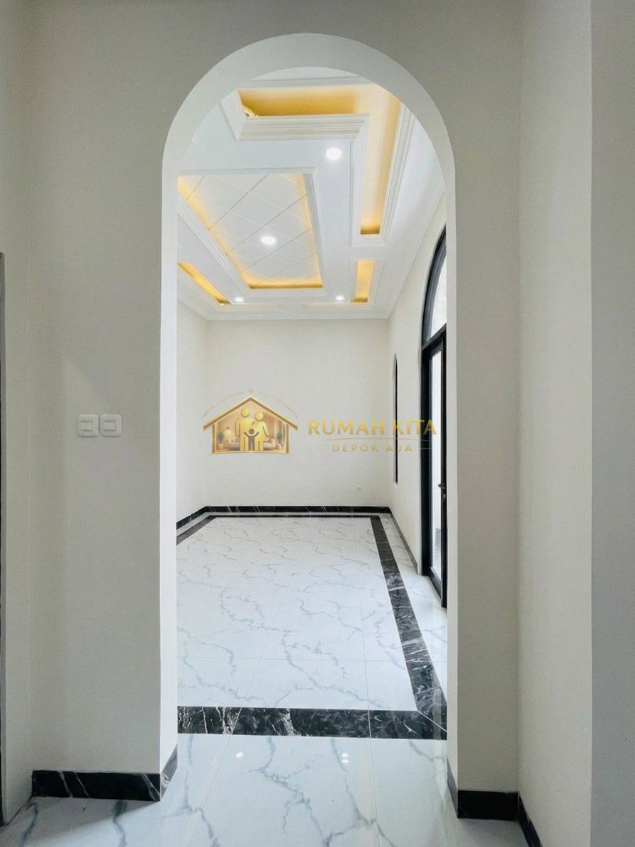 Kamar Tidur Rumah 2 Lantai di Apit 3 Stasiun Kereta
