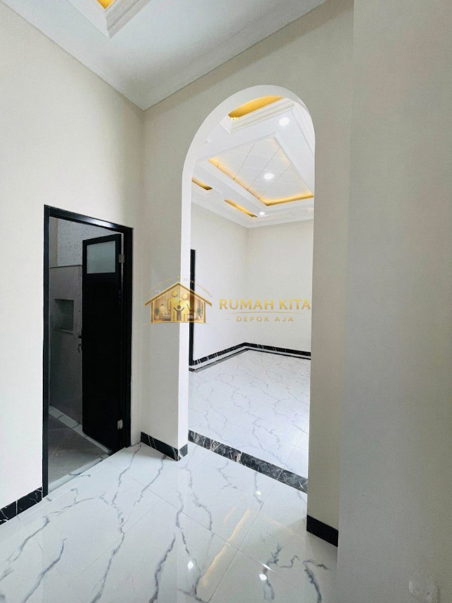 Kamar Tidur Rumah 2 Lantai di Apit 3 Stasiun Kereta