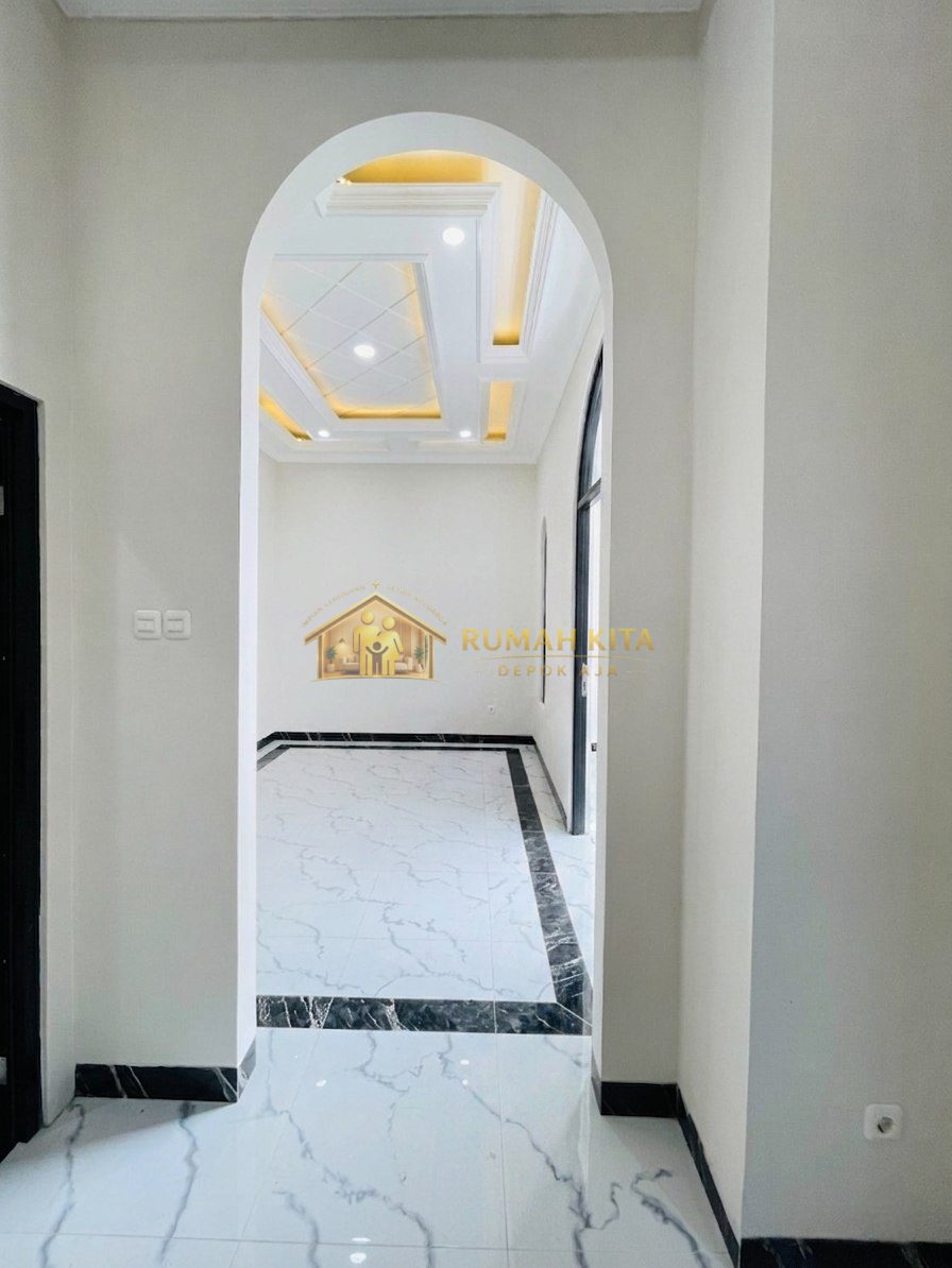 Kamar Tidur Rumah 2 Lantai di Apit 3 Stasiun Kereta