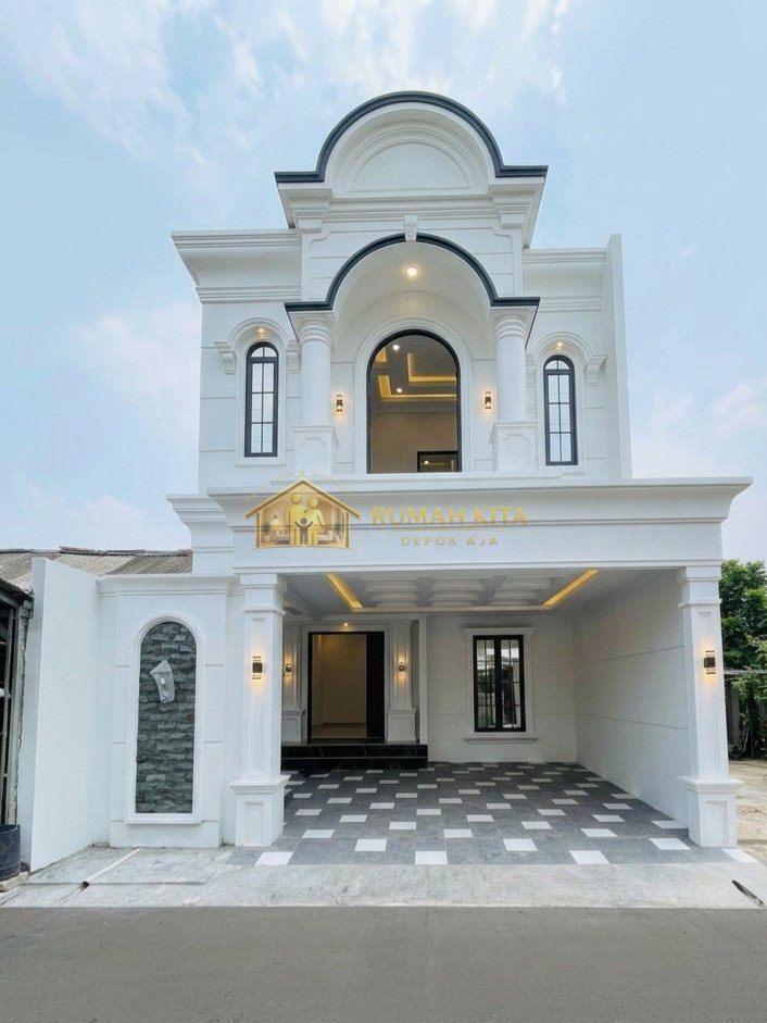 Rumah 2 Lantai di Apit 3 Stasiun Kereta
