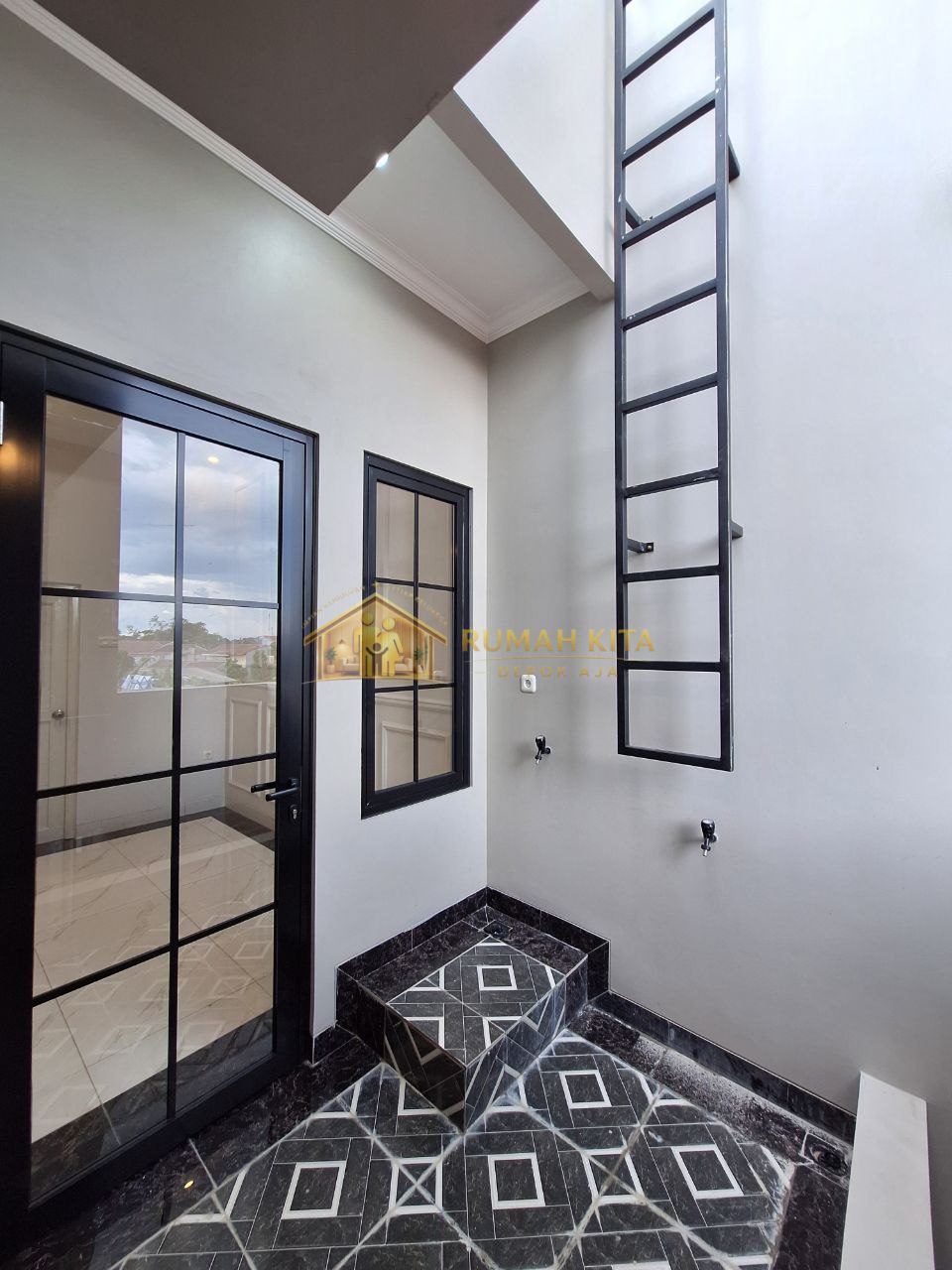 Area Laundry Rumah Dekat Stasiun Depok Lama
