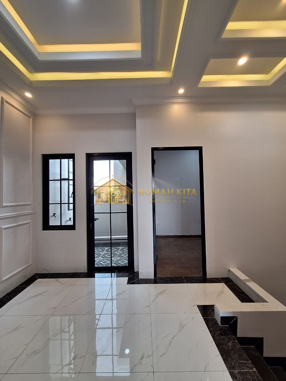 Ruang Keluarga Rumah Dekat Stasiun Depok Lama