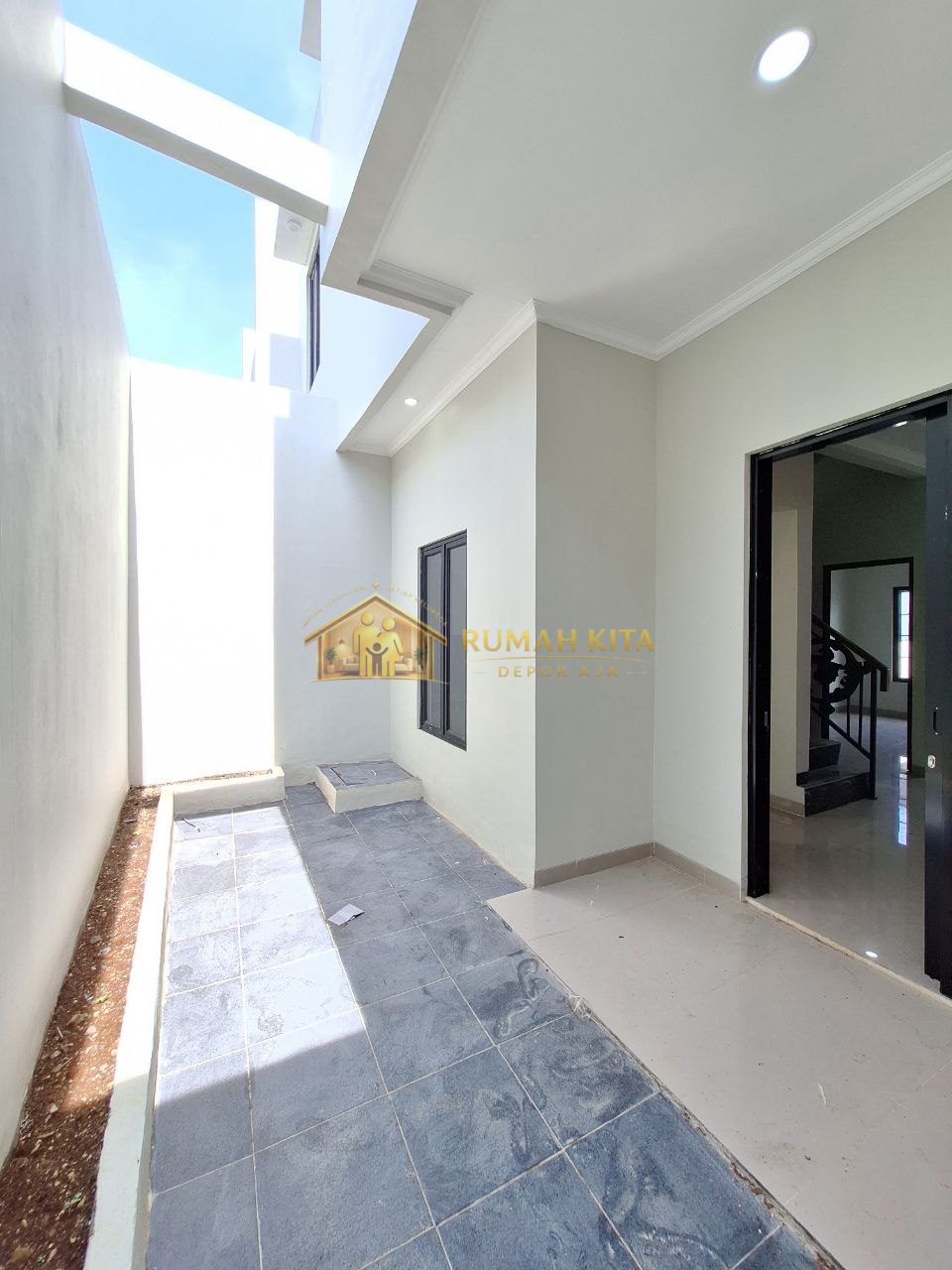 Halaman Rumah 2 Lantai di Cilodong Depok