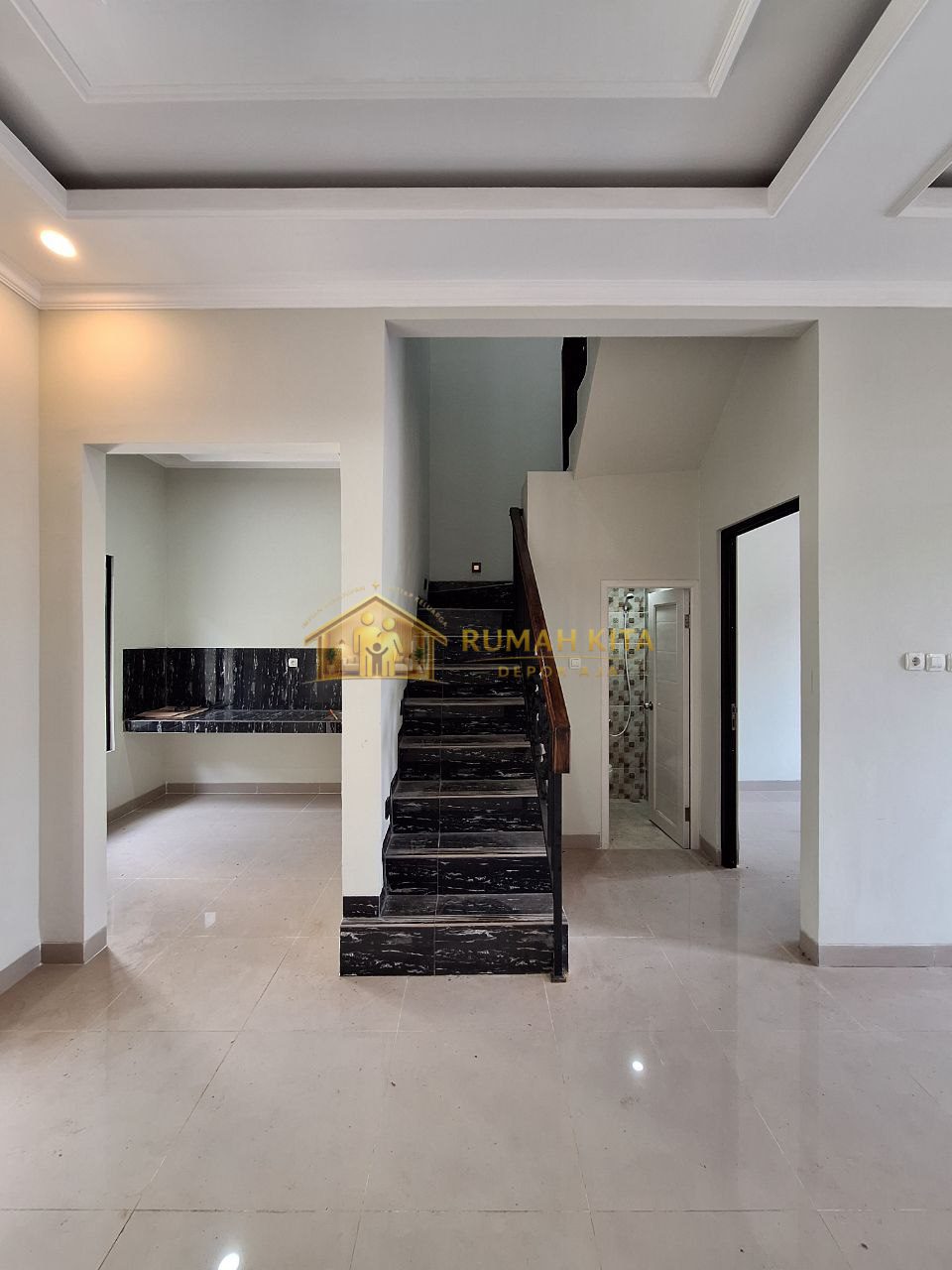 Ruang Makan Rumah 2 Lantai di Cilodong Depok