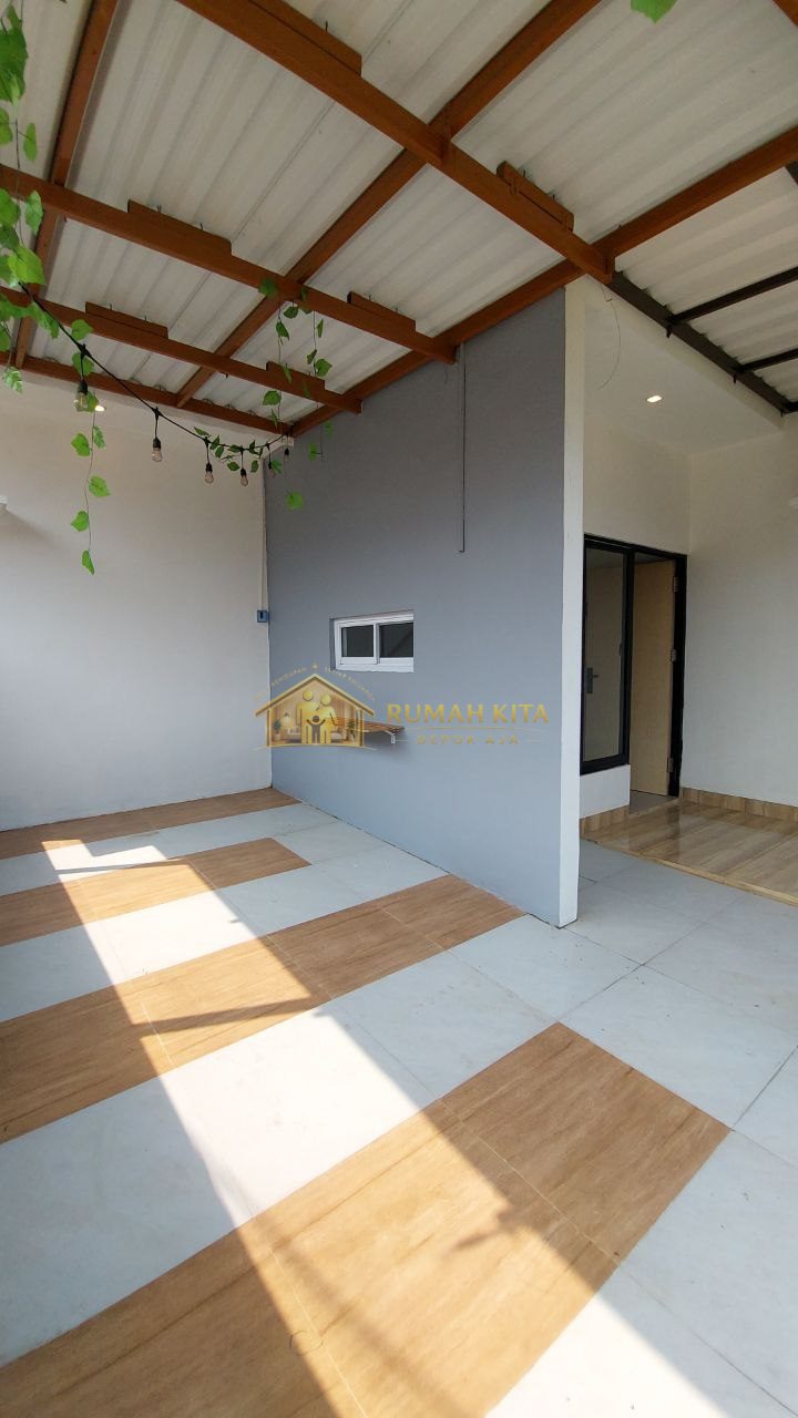 Carport Rumah Dekat Pintu Tol Limo Depok