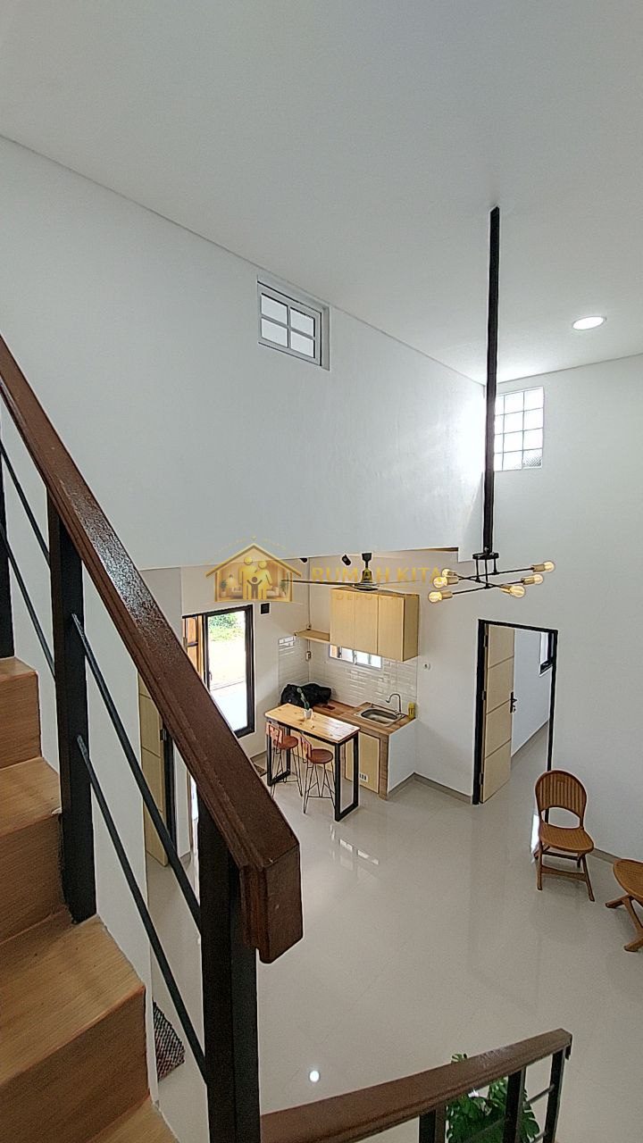 Tangga Rumah Dekat Pintu Tol Limo Depok