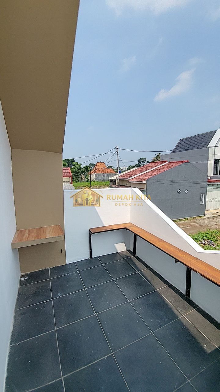 Balkon Rumah Dekat Pintu Tol Limo Depok