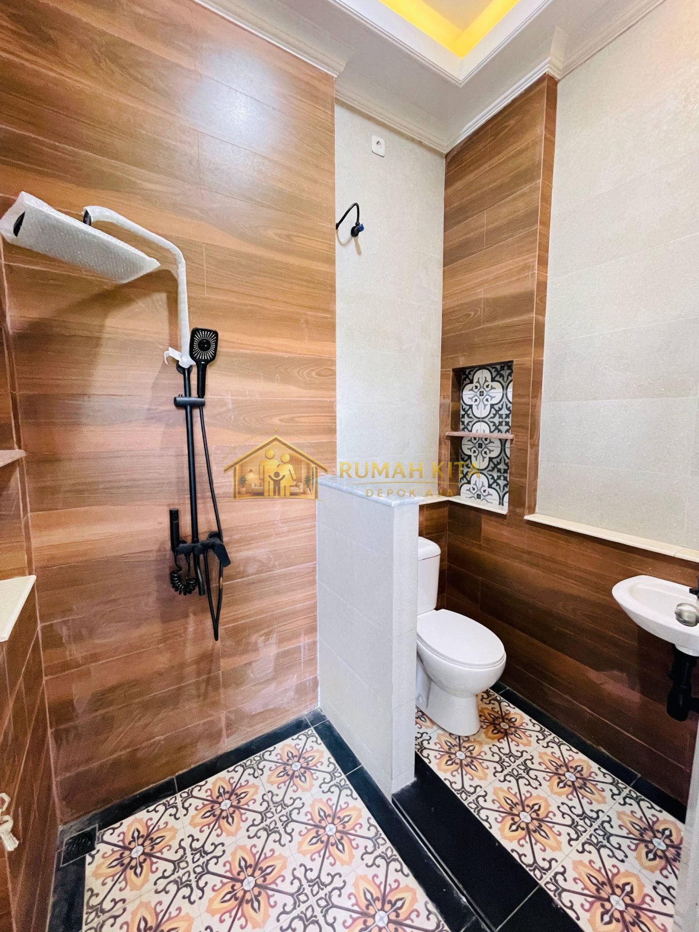 Kamar Mandi Rumah 2 Lantai Mewah Luxury Siap Huni di Sukmajaya Depok