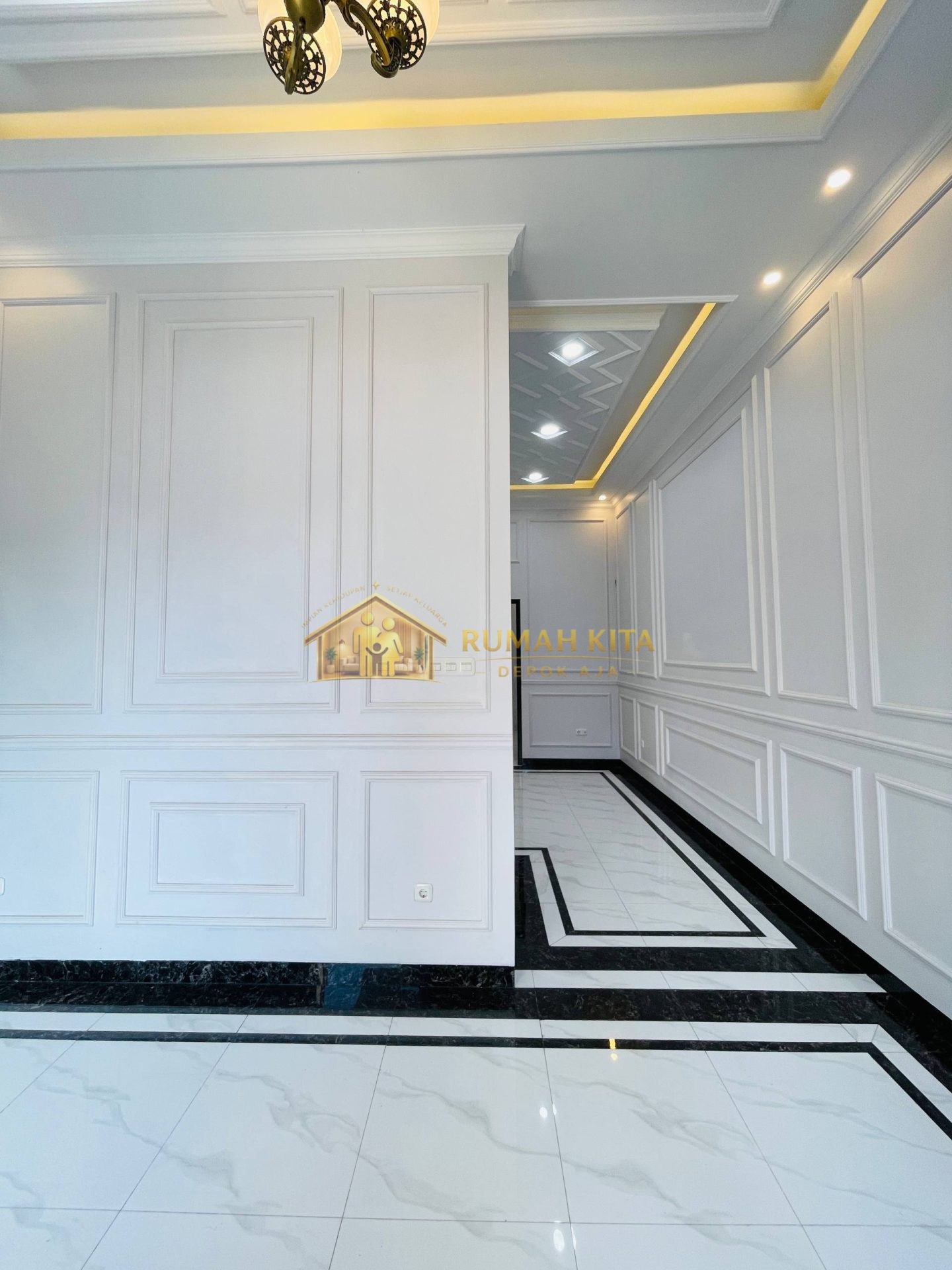 Ruang Tamu Rumah 2 Lantai Mewah Luxury Siap Huni di Sukmajaya Depok