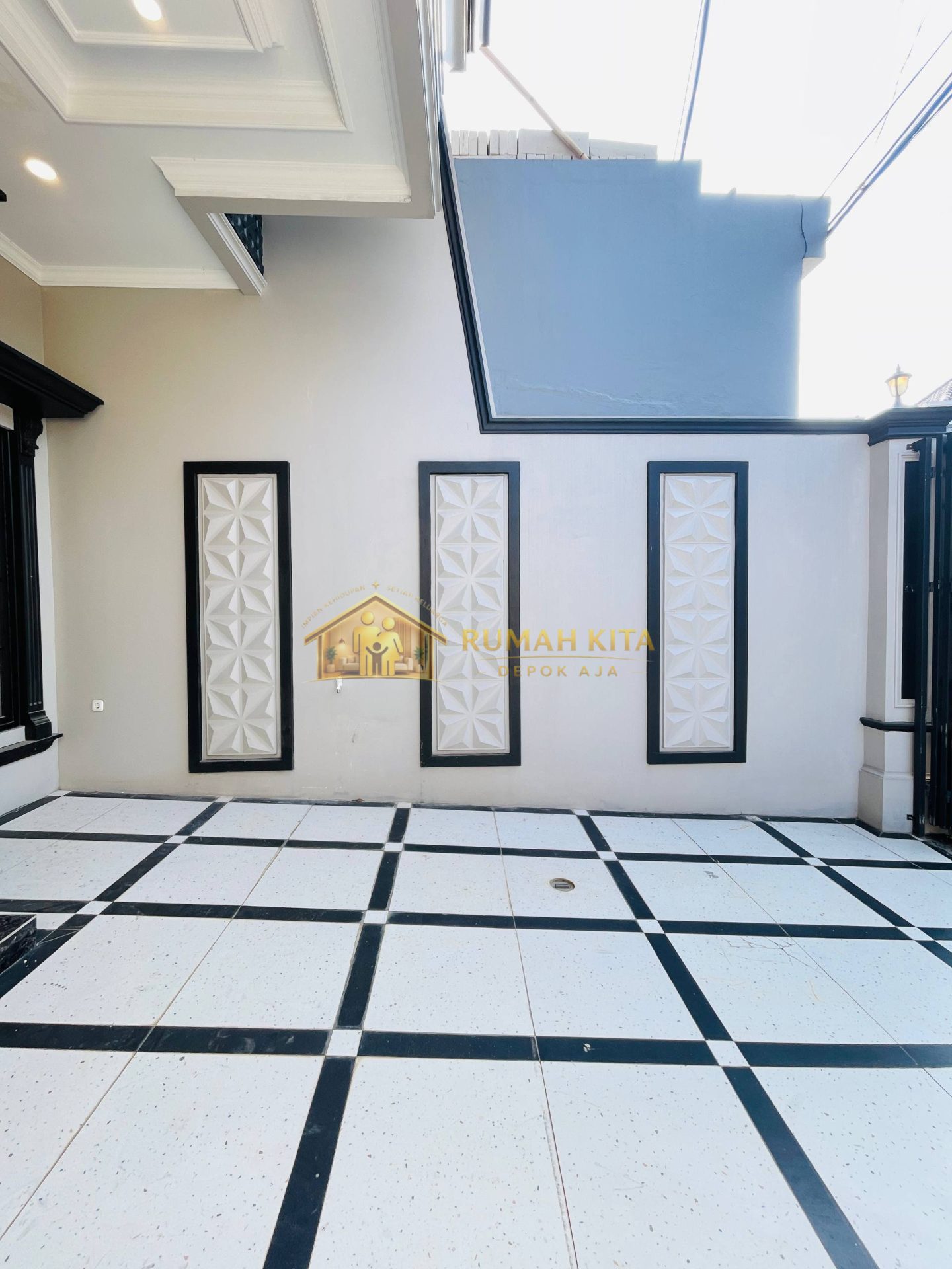 Carport Rumah 2 Lantai Mewah Luxury Siap Huni di Sukmajaya Depok