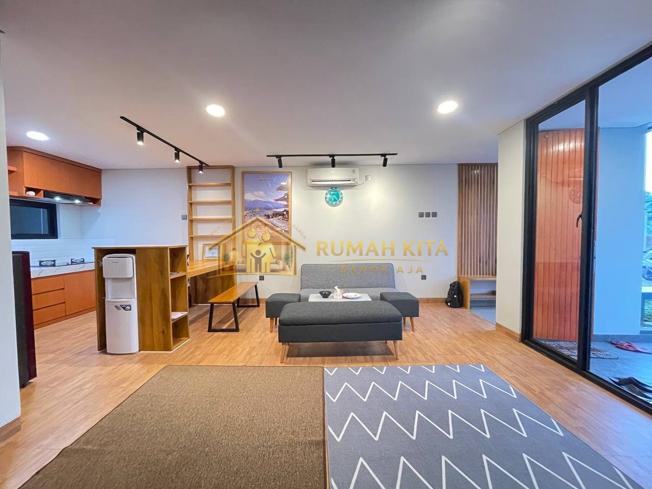 Ruang Tamu Rumah Dekat Perbatasan Pamulang di Bojongsari Depok