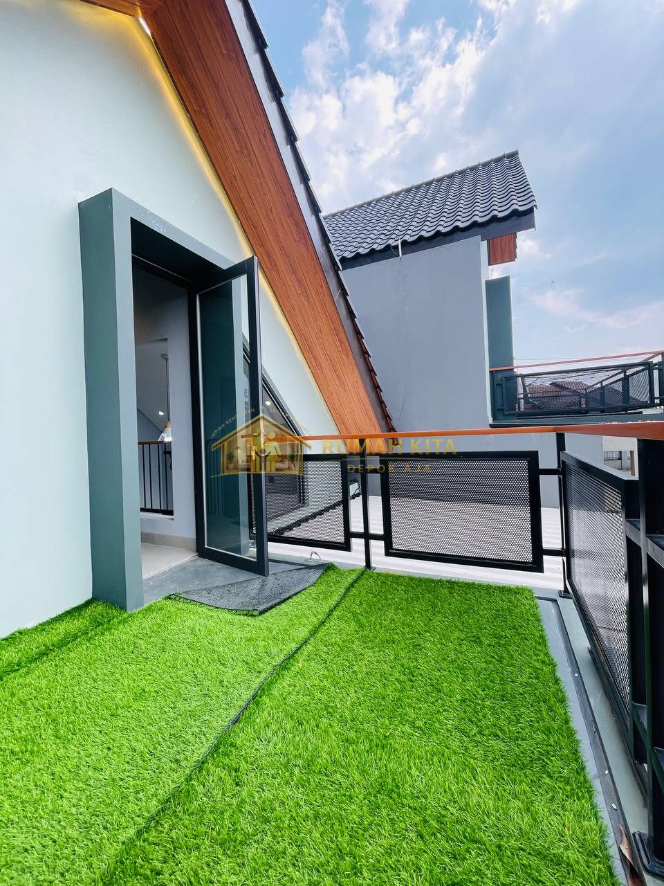 Rooftop Rumah Furnish Dekat Pintu Tol Sawangan Depok