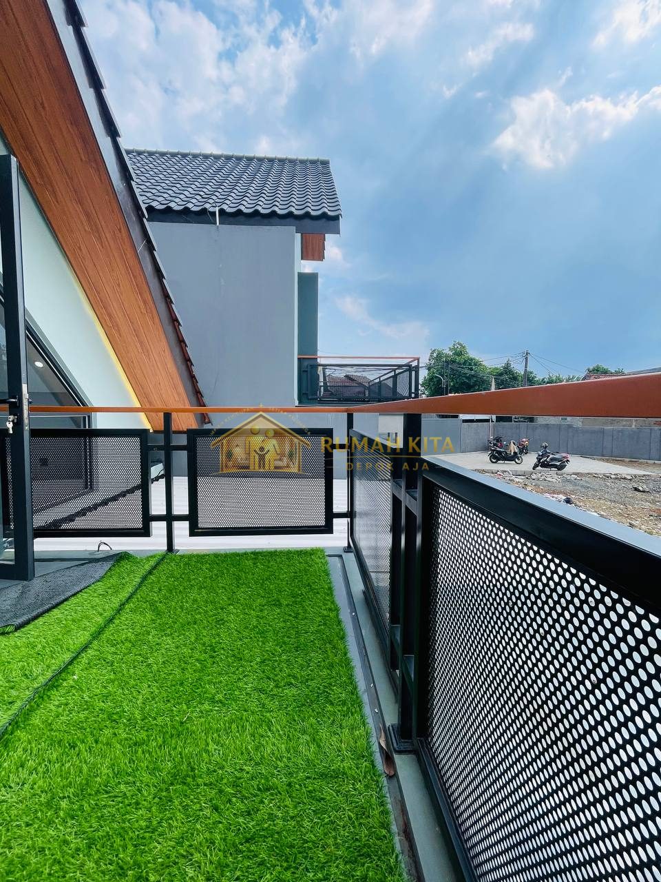 Rooftop Rumah Furnish Dekat Pintu Tol Sawangan Depok