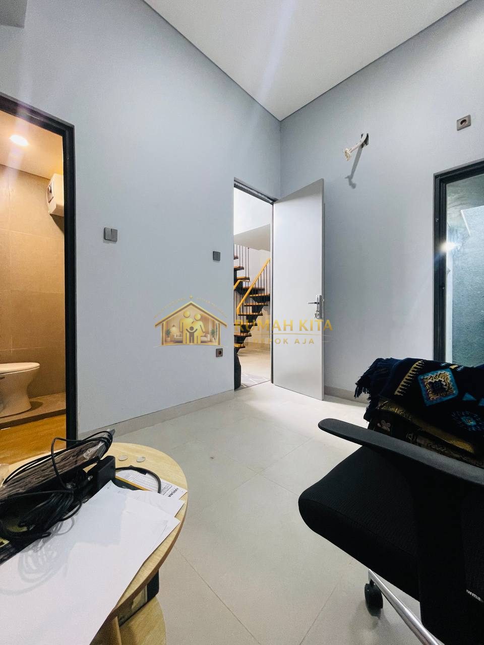 Ruang Tamu Rumah Furnish Dekat Pintu Tol Sawangan Depok