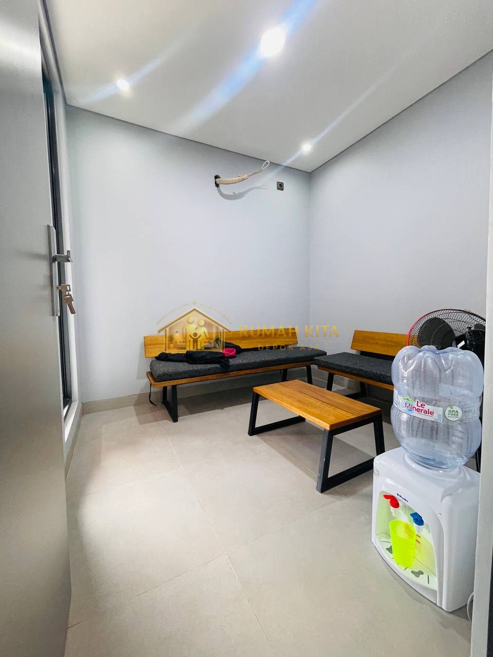 Kamar Tidur Rumah Furnish Dekat Pintu Tol Sawangan Depok