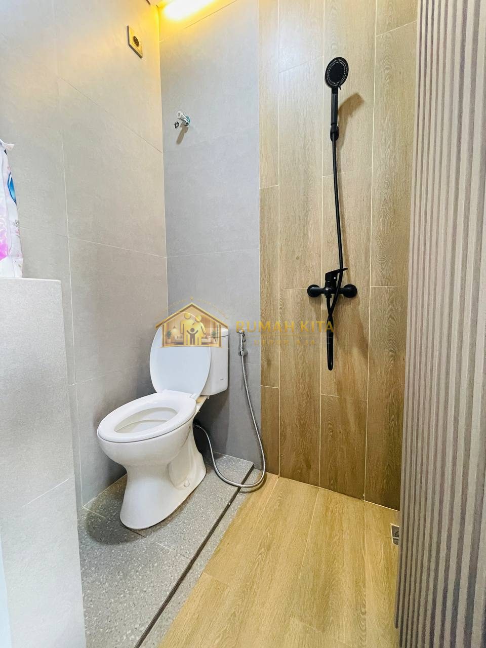Kamar Mandi Rumah Furnish Dekat Pintu Tol Sawangan Depok