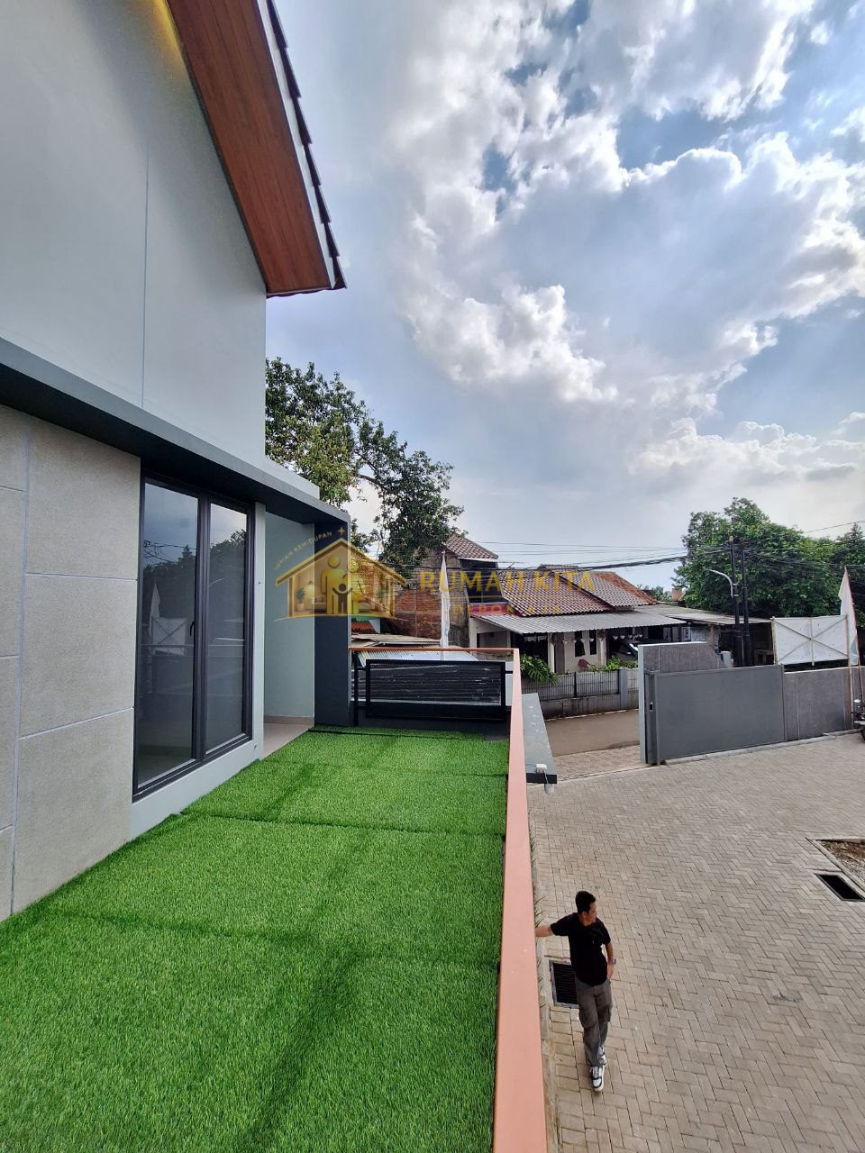 Rooftop Rumah Furnish Dekat Pintu Tol Sawangan Depok