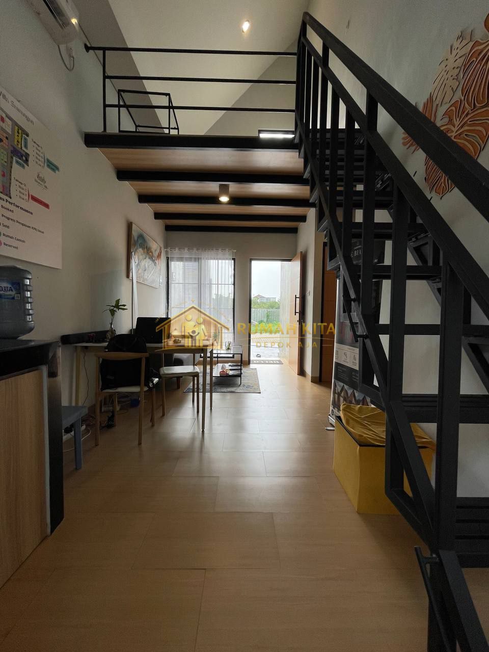 Ruang Tamu Rumah 1,5 Lantai Hanya Booking Fee 500 ribu di Sawangan Depok