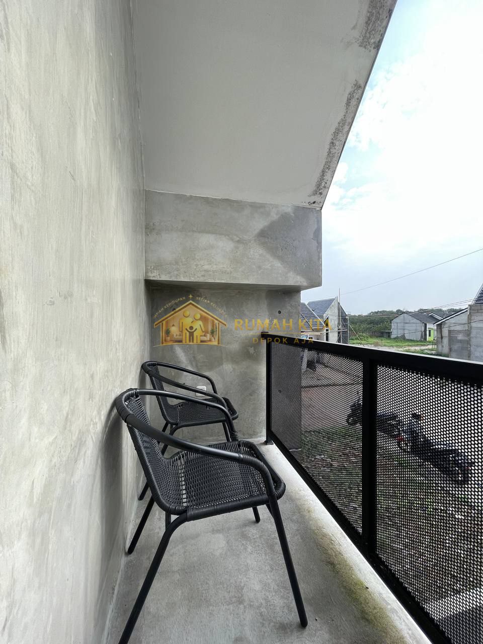 Balkon Rumah 1,5 Lantai Hanya Booking Fee 500 ribu di Sawangan Depok