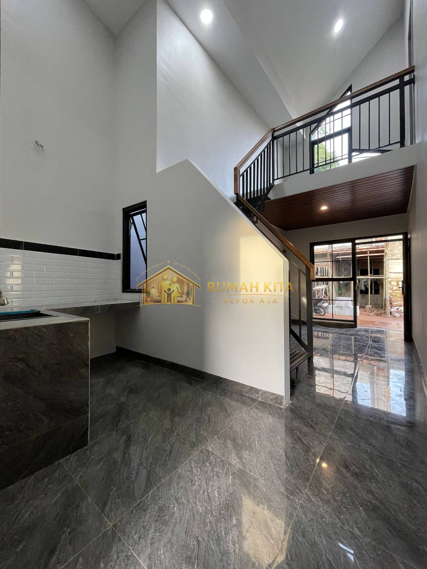 Dapur Rumah 2 Lantai Dekat Stasiun Citayam di Sawangan Depok