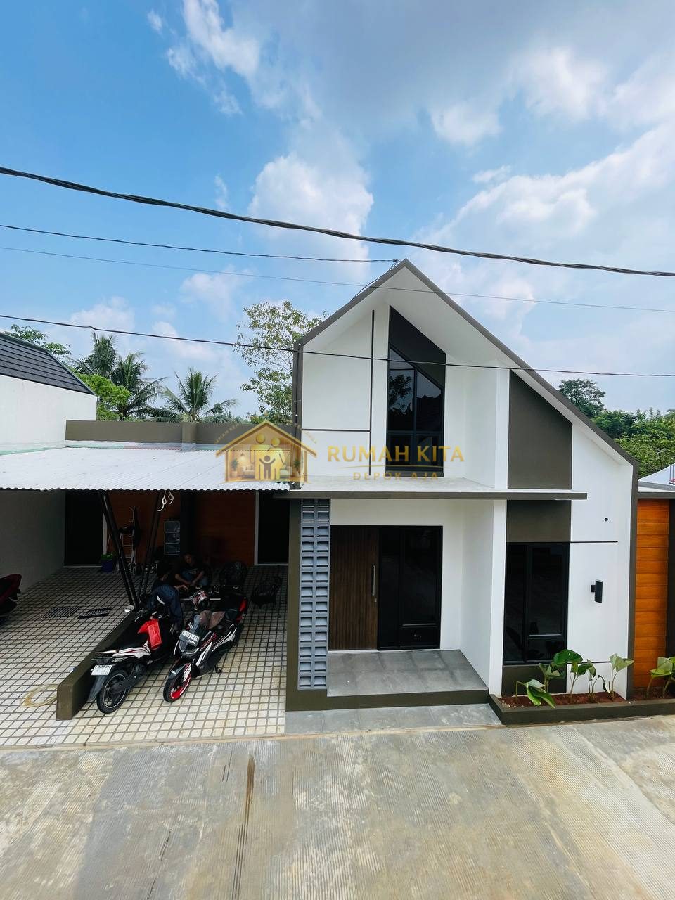 Fasad Rumah 1,5 Lantai Anti Masuk Gang di Sawangan Depok