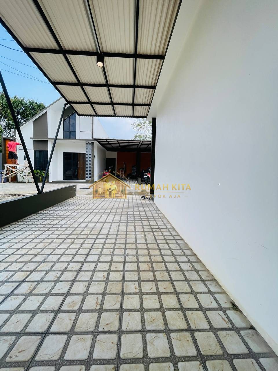 Carport Rumah 1,5 Lantai Anti Masuk Gang di Sawangan Depok